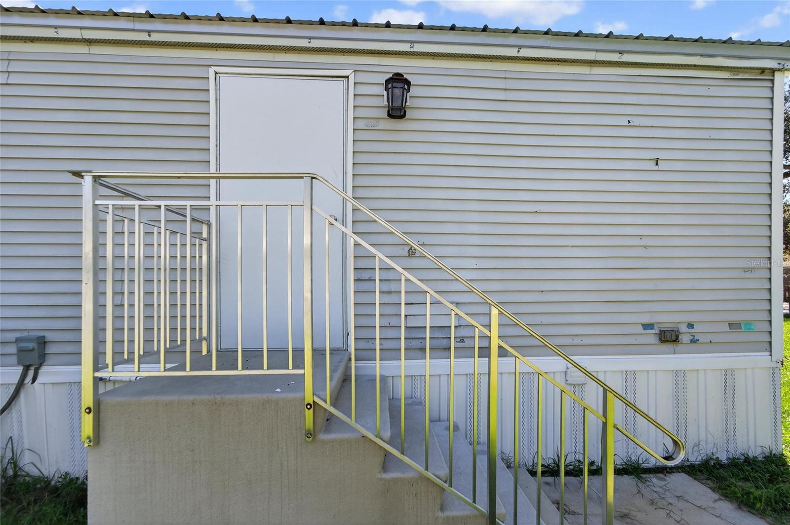 ZEPHYRHILLS COLONY CO - Residential Lease