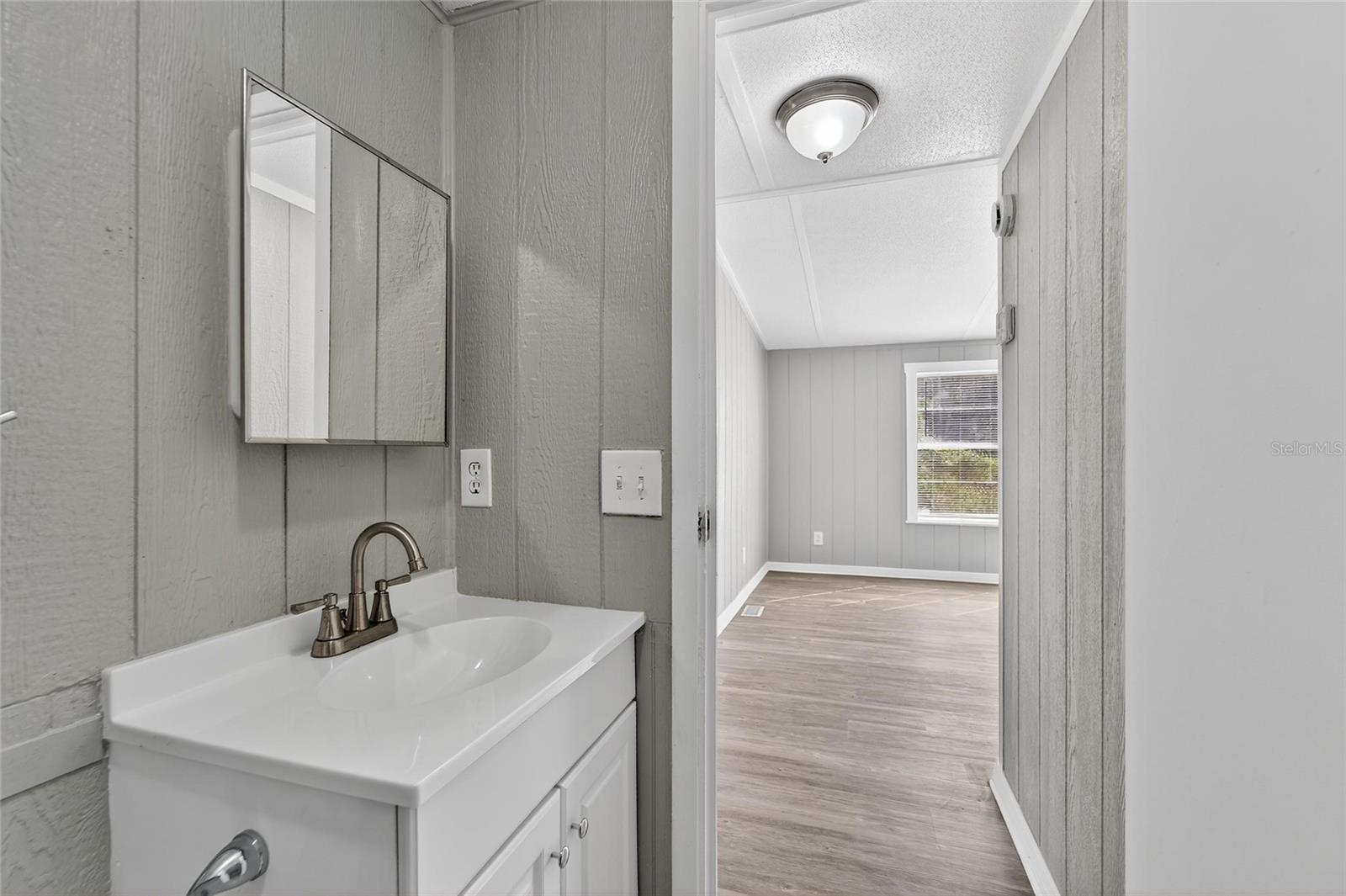 ZEPHYRHILLS COLONY CO - Residential Lease