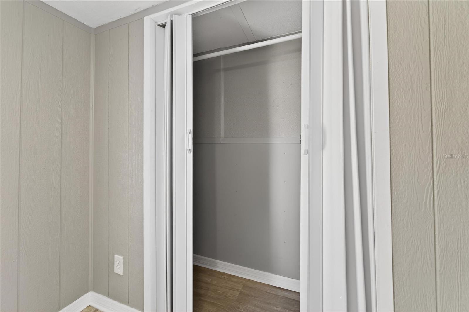 ZEPHYRHILLS COLONY CO - Residential Lease