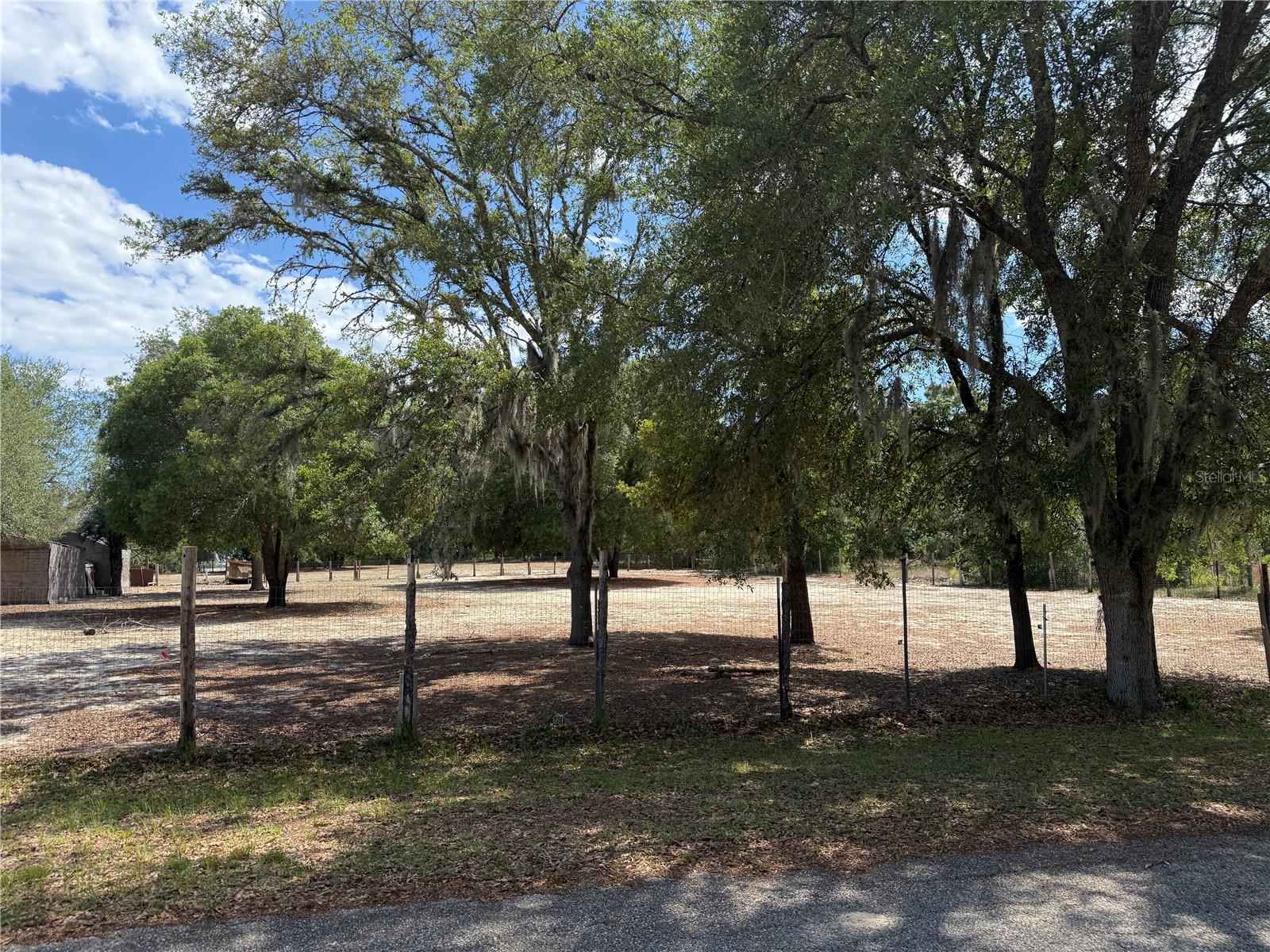 RAINBOW LAKES ESTATE - Land