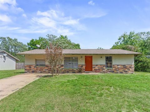 911 JACARANDA DRIVE LADY LAKE FL 32159