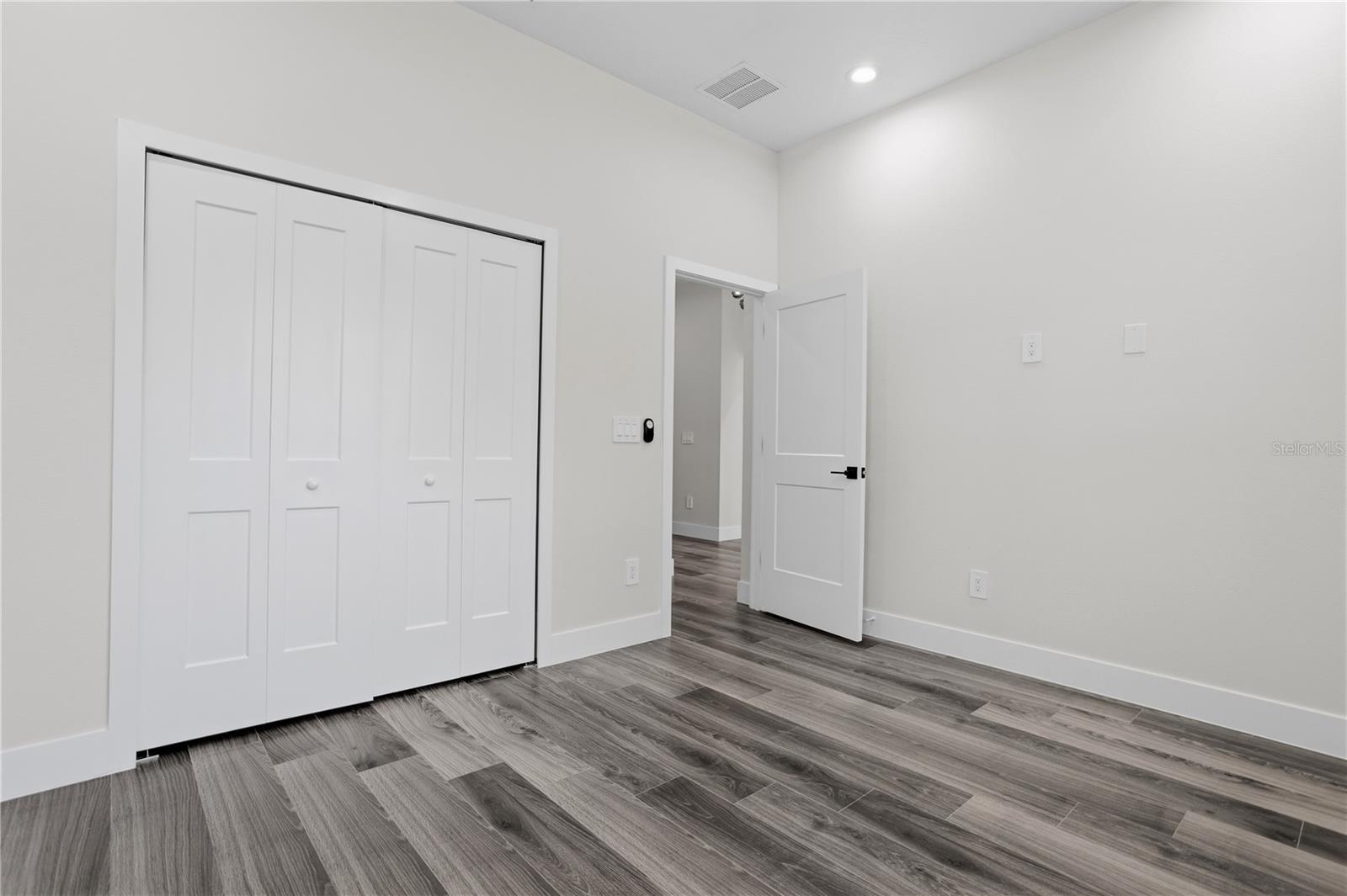 ROYAL TRAILS UNIT 01 - Residential