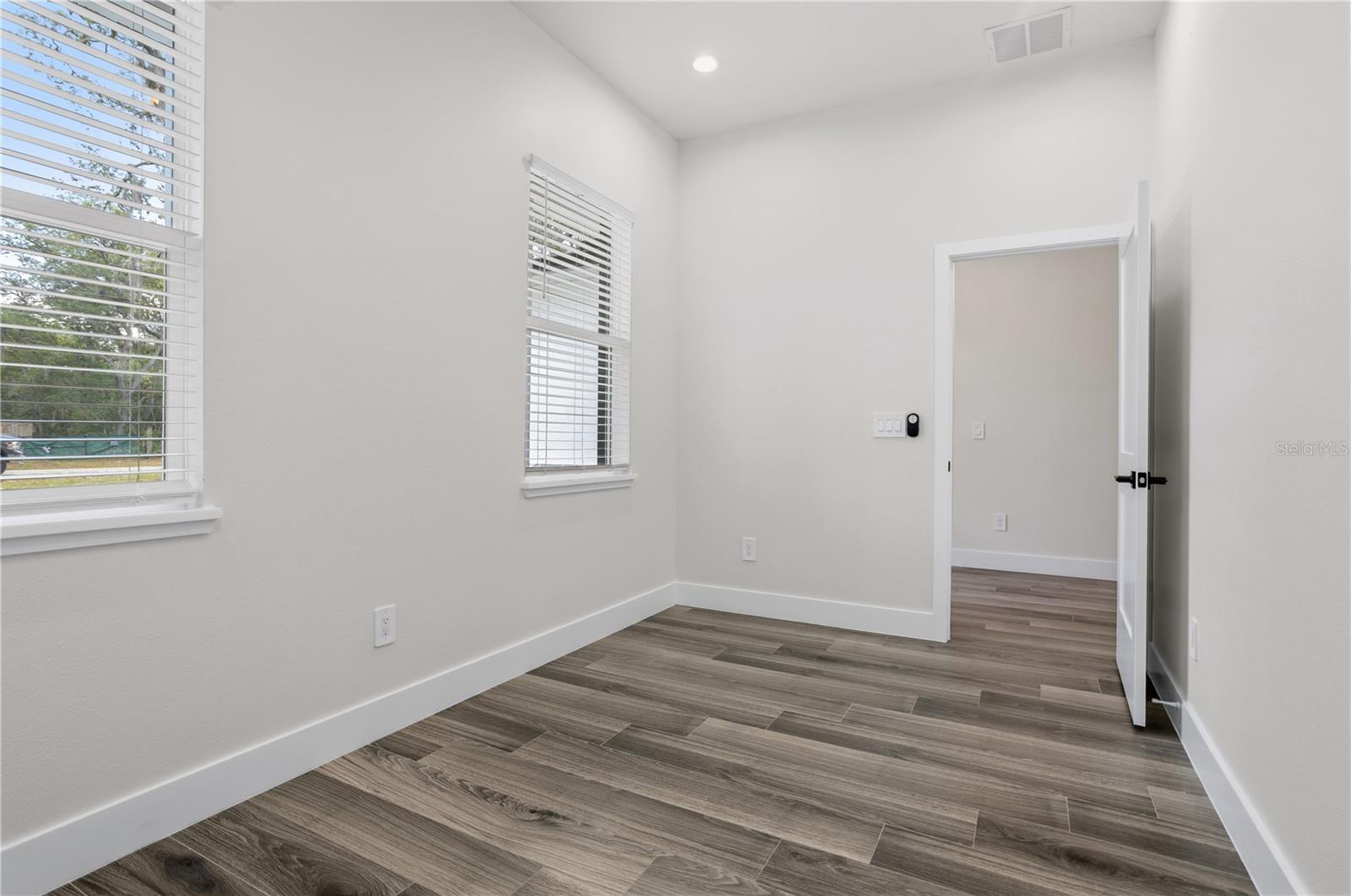 ROYAL TRAILS UNIT 01 - Residential