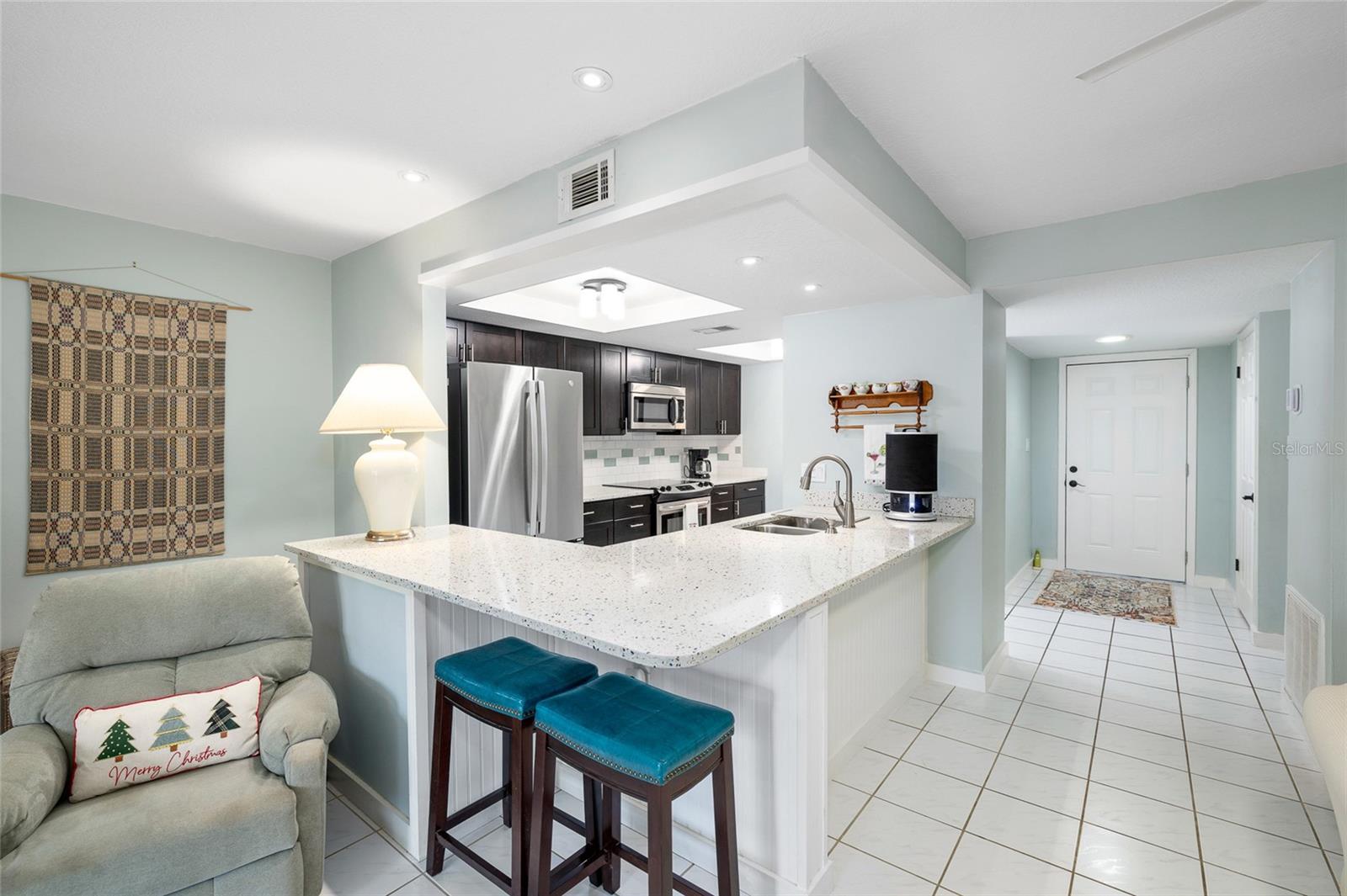 HOLIDAY LAKE VILLAS CONDO - Residential