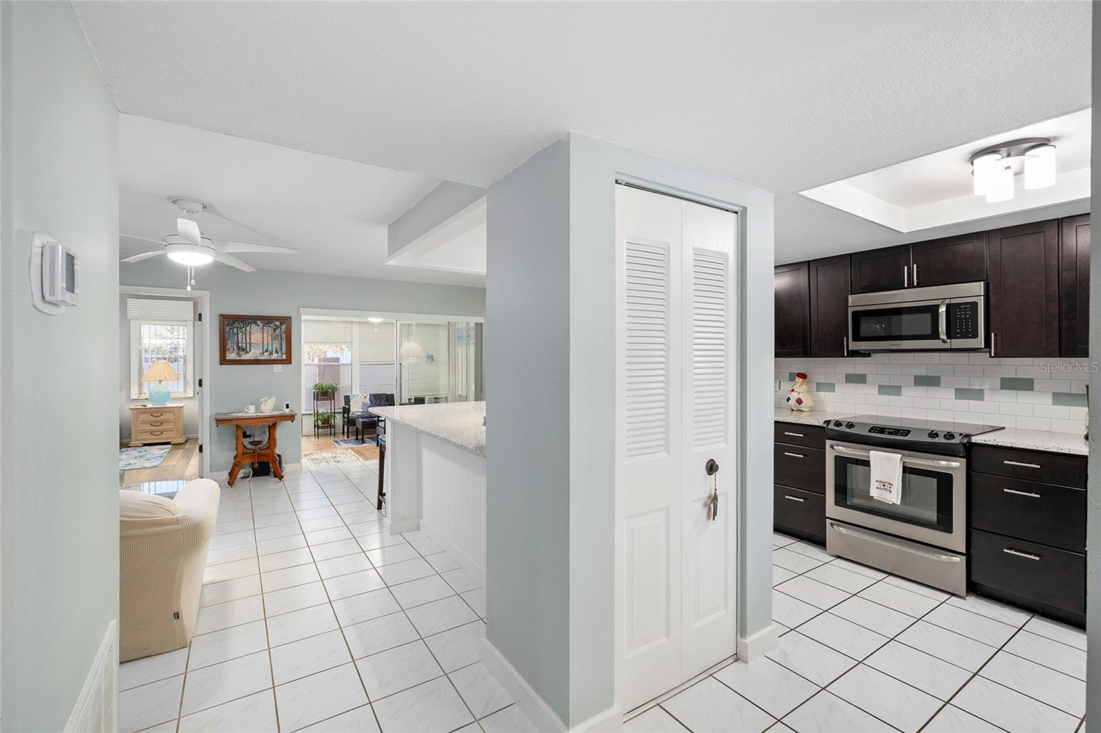 HOLIDAY LAKE VILLAS CONDO - Residential