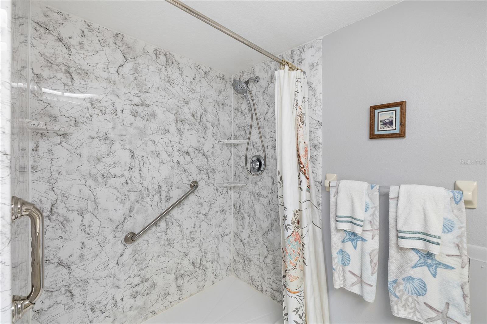 HOLIDAY LAKE VILLAS CONDO - Residential