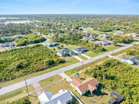 A home in PORT CHARLOTTE