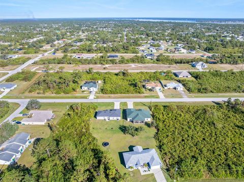 A home in PORT CHARLOTTE