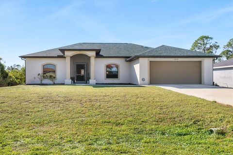 A home in PORT CHARLOTTE