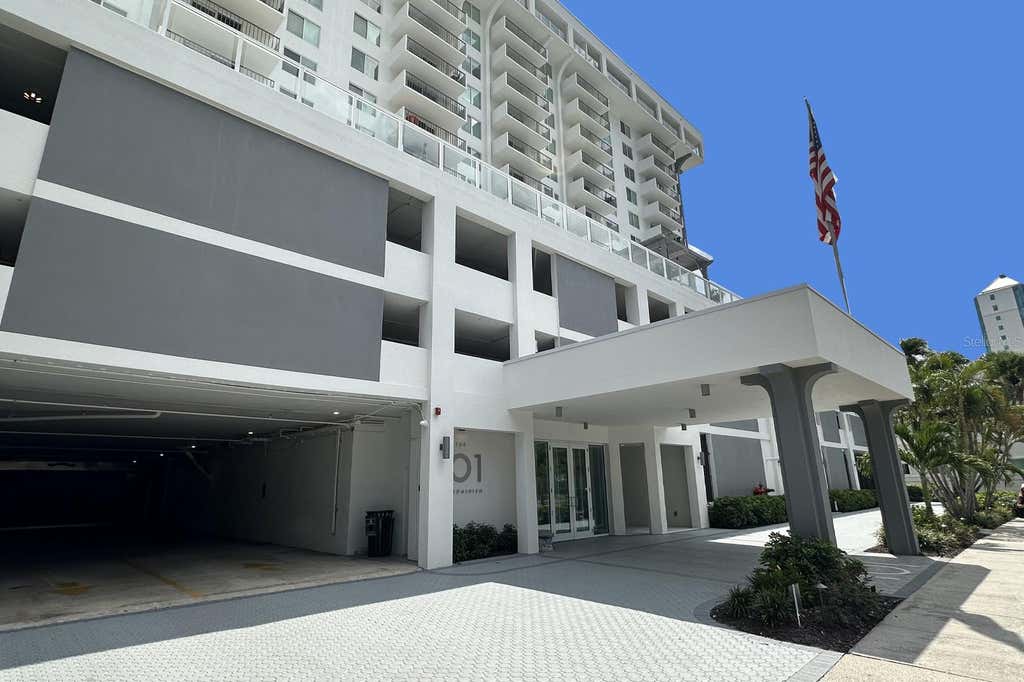 Photo of 101 S Gulfstream Avenue #14D, Sarasota, FL 34236 (MLS # A4702950)