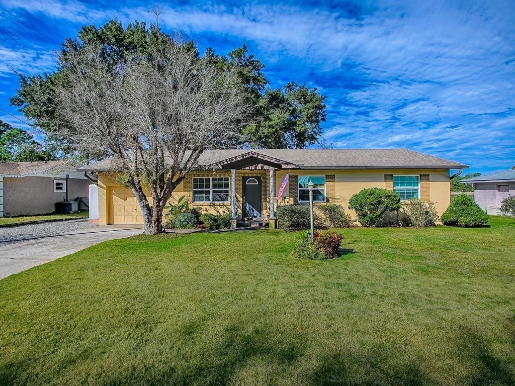 Photo of 37337 Turner Drive, Umatilla, FL 32784 (MLS # G5106867)