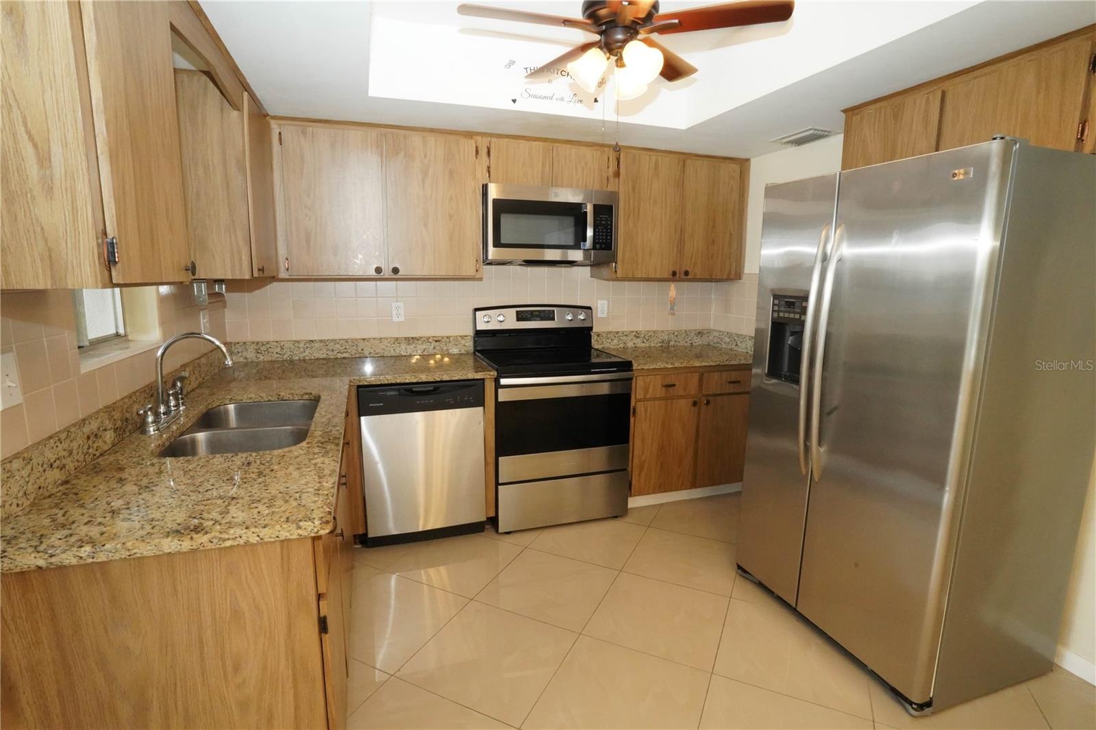 FAIRWAYS CONDO PH 01 - Residential