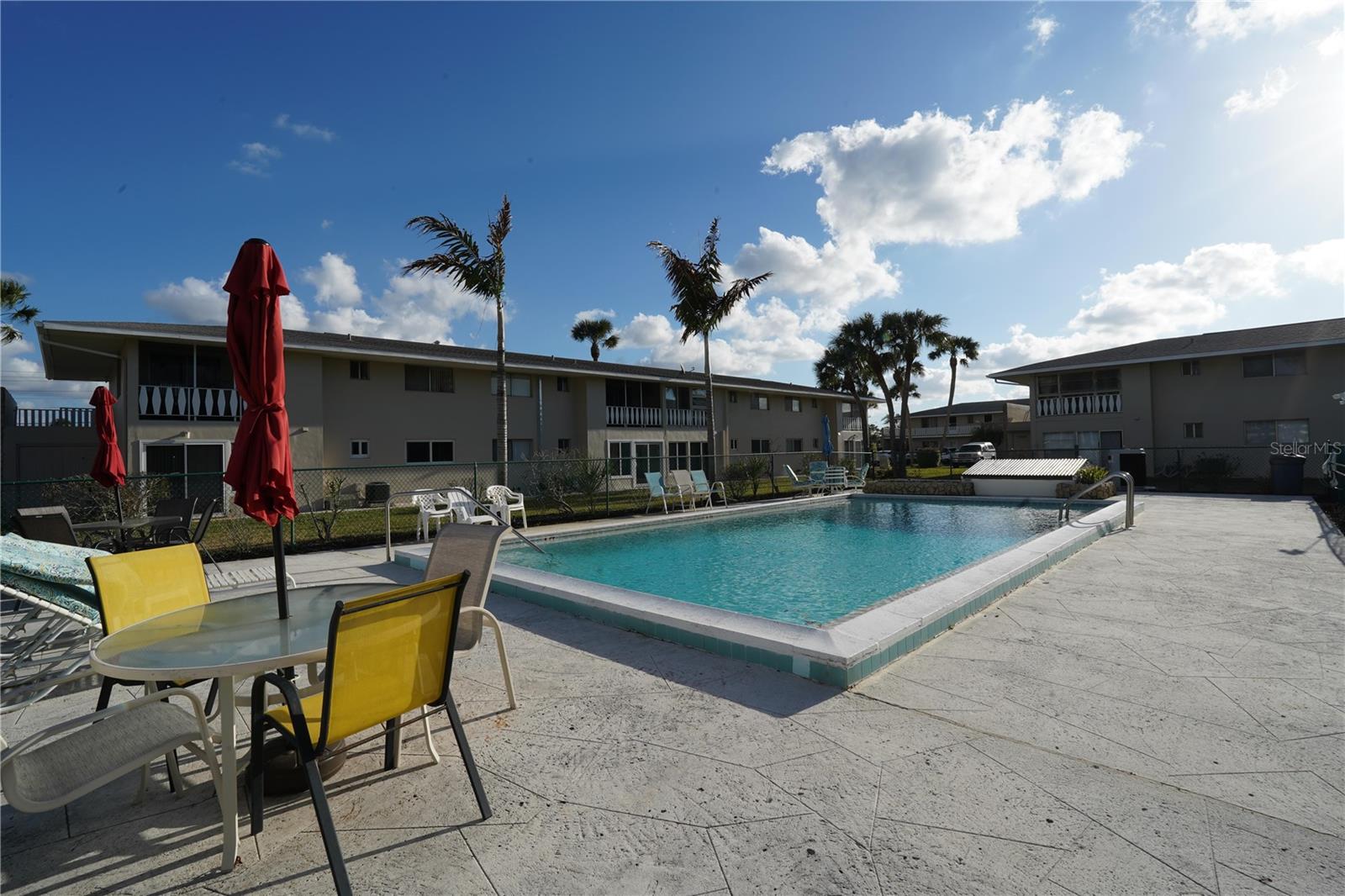 FAIRWAYS CONDO PH 01 - Residential