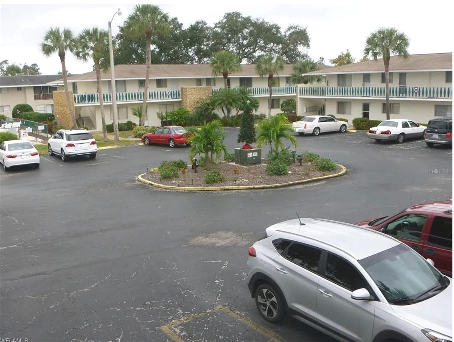 FAIRWAYS CONDO PH 01 - Residential