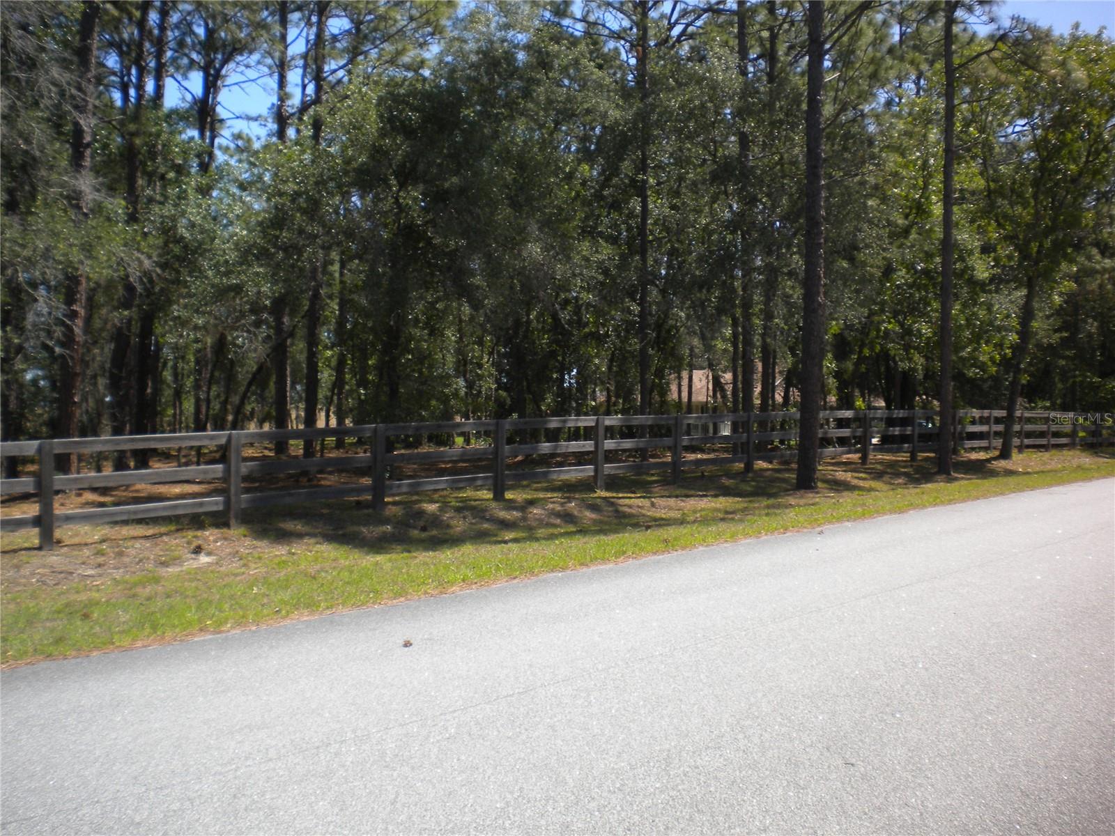 RAINBOW LAKES ESTATE - Land