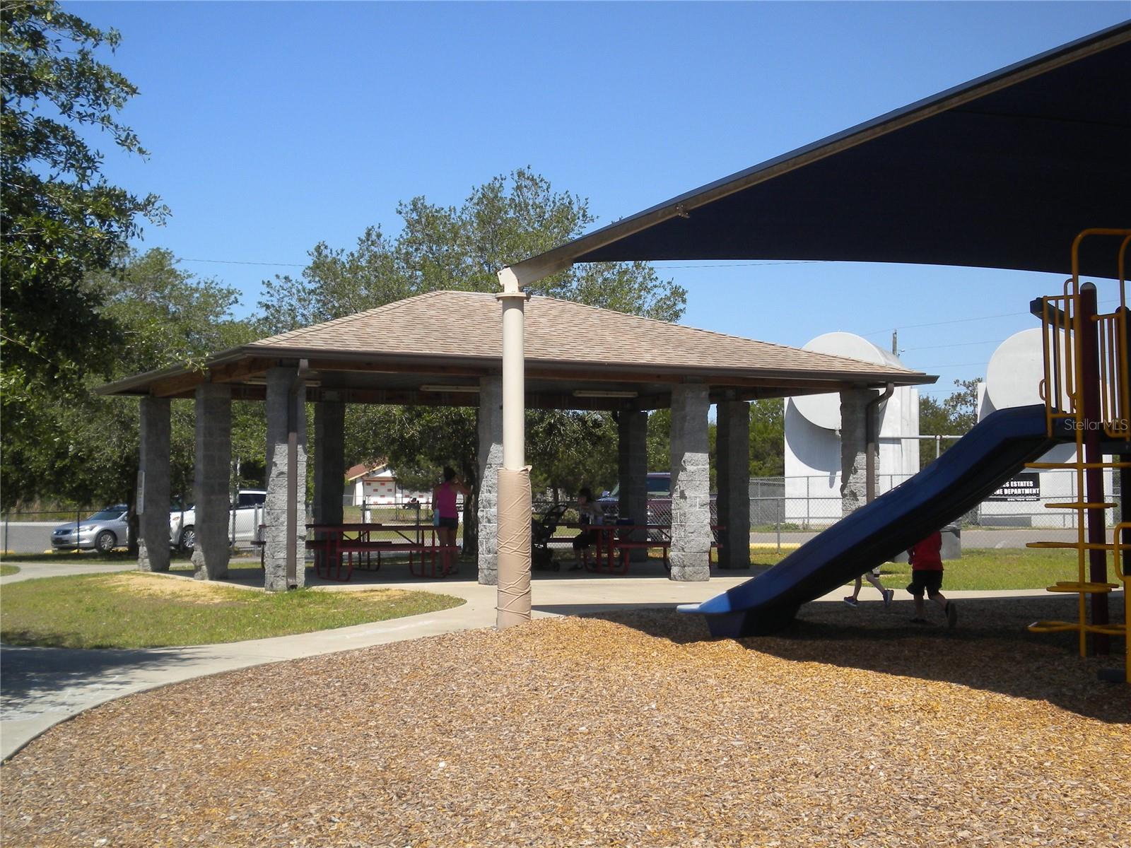 RAINBOW LAKES ESTATE - Land