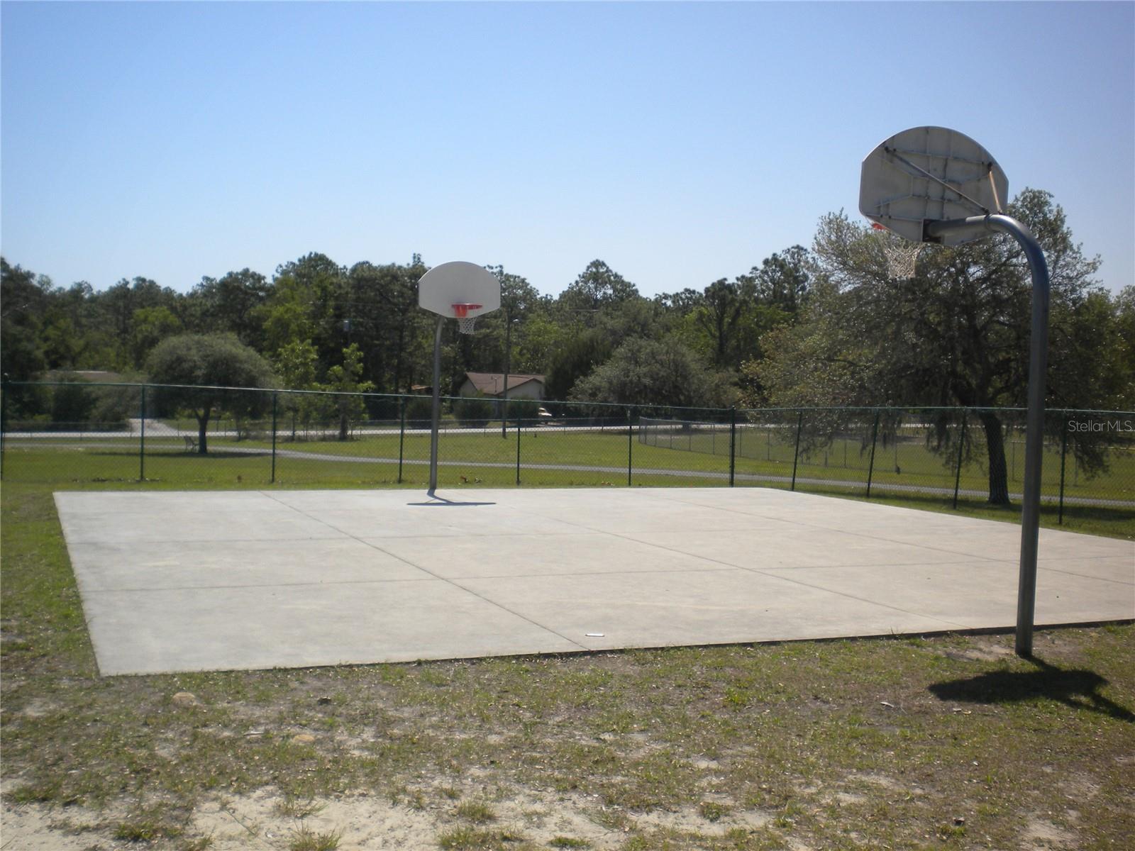 RAINBOW LAKES ESTATE - Land