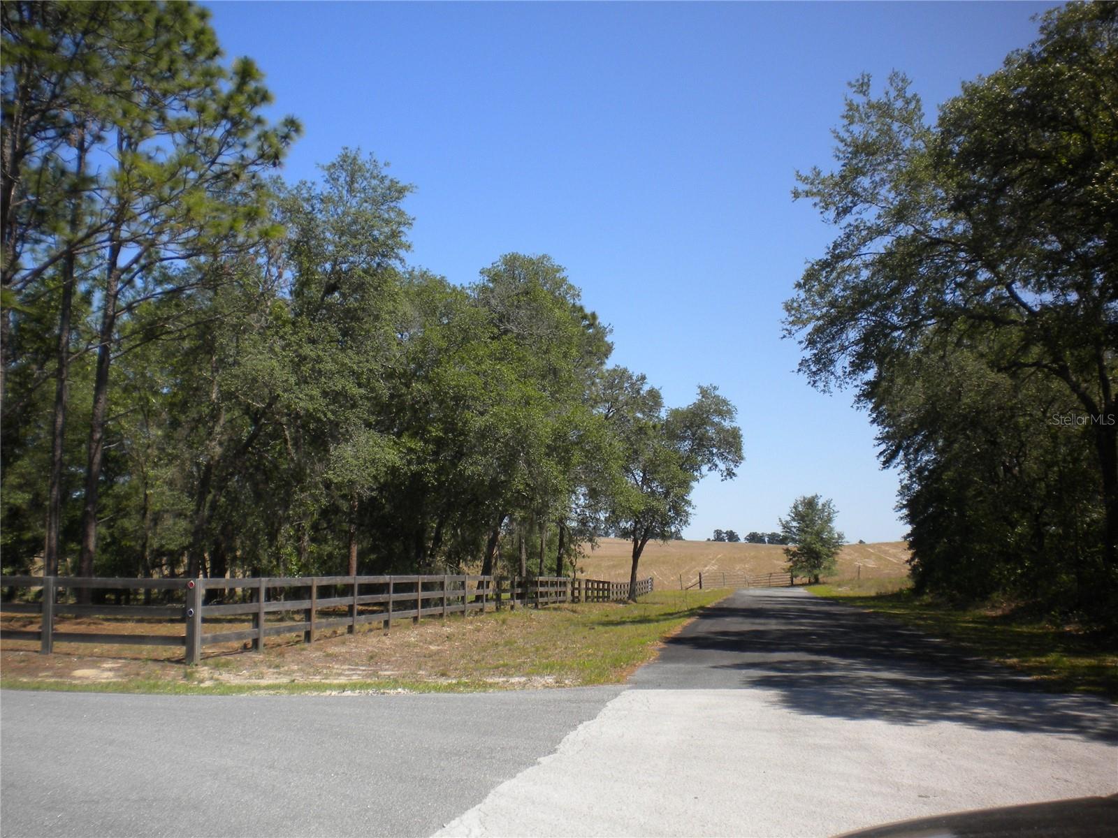 RAINBOW LAKES ESTATE - Land