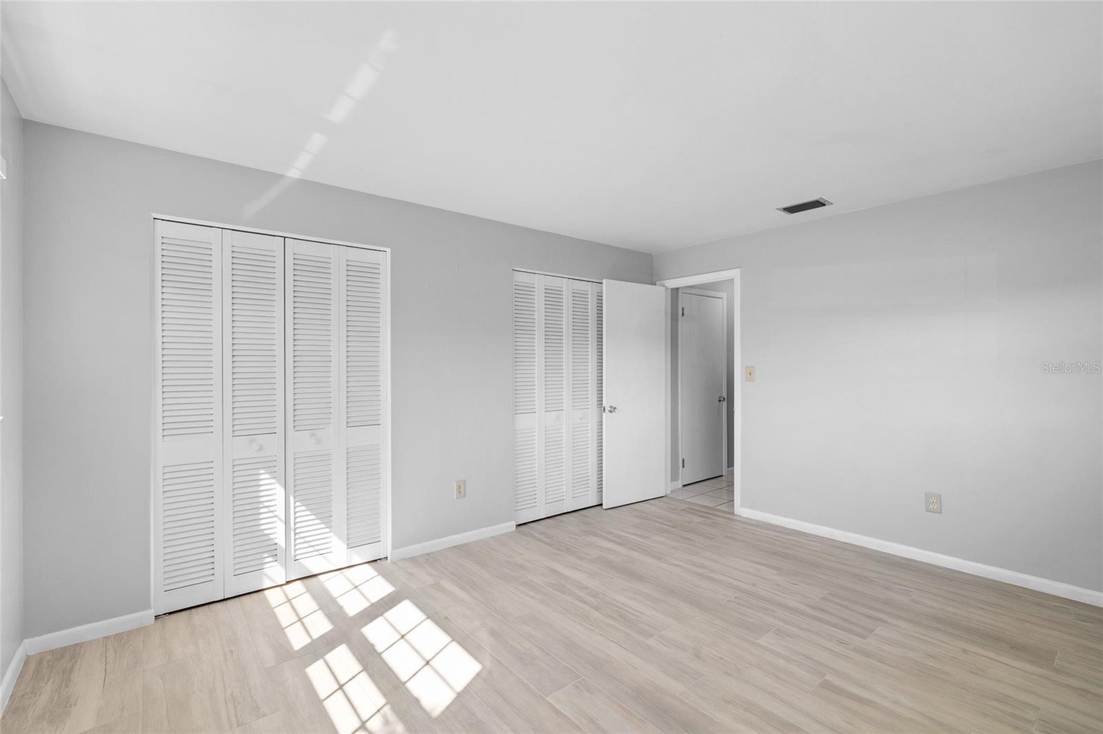 WILLIAMSDALE SQUARE 2ND ADD - Residential Lease