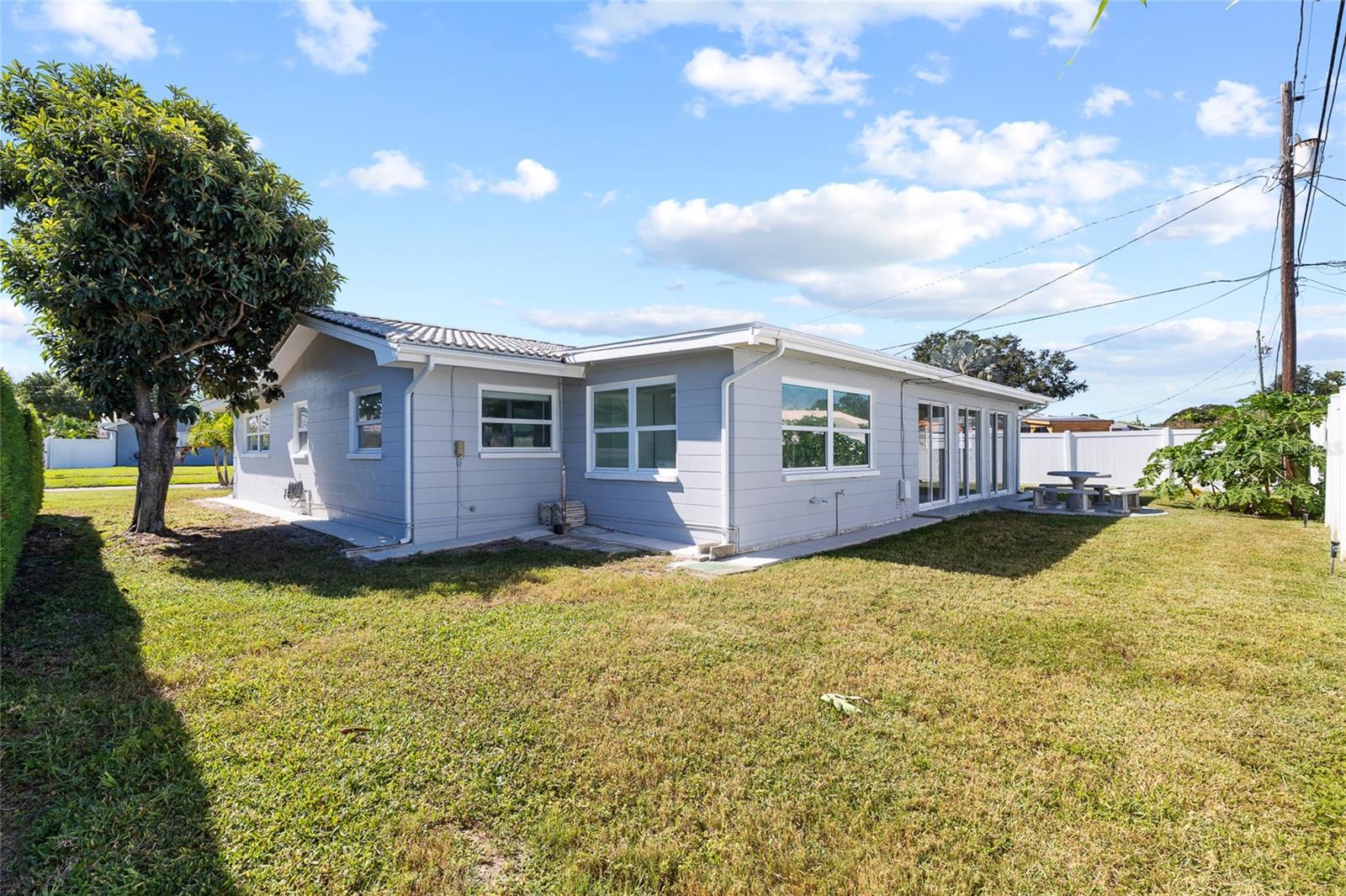 WILLIAMSDALE SQUARE 2ND ADD - Residential Lease