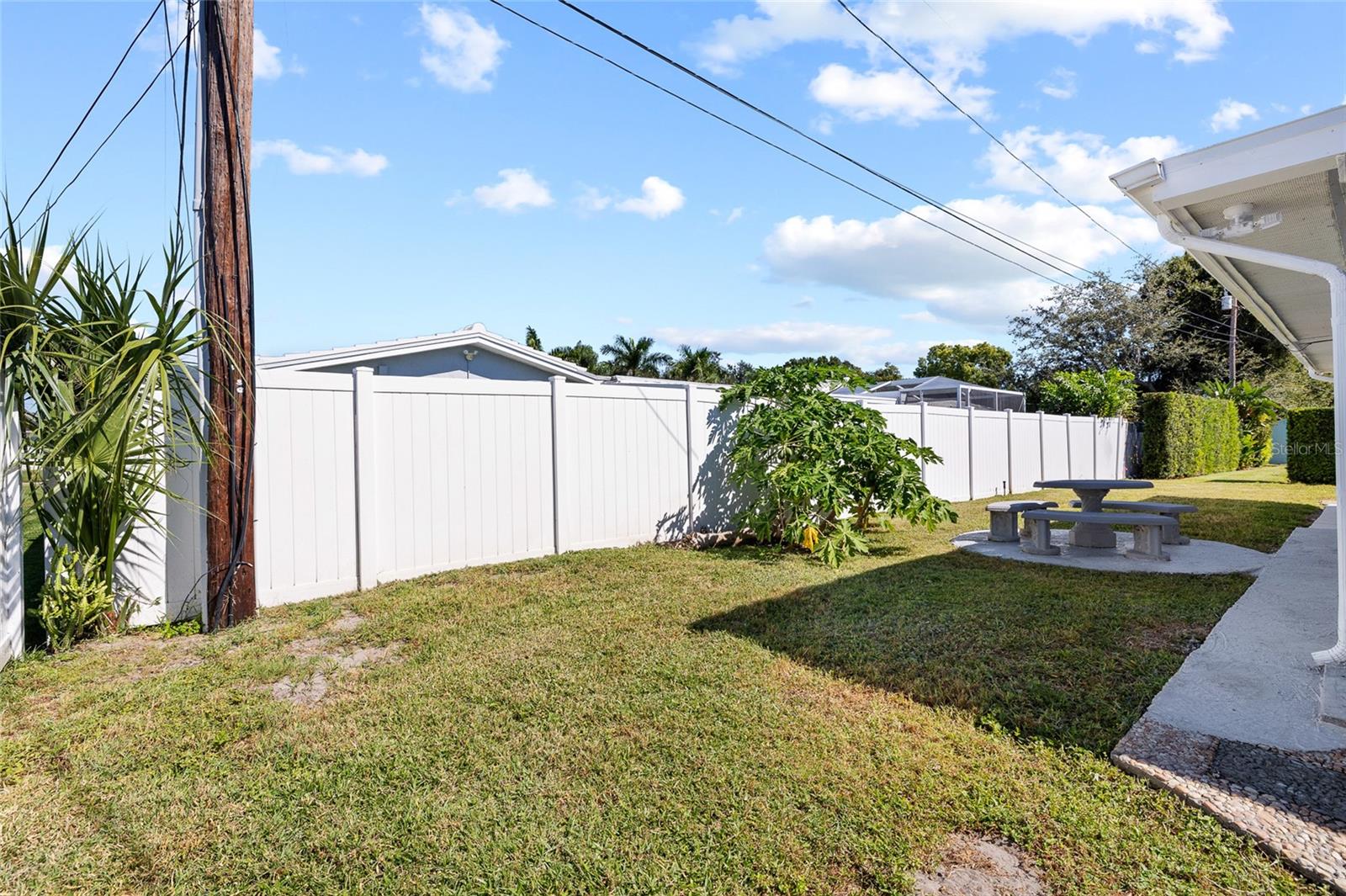 WILLIAMSDALE SQUARE 2ND ADD - Residential Lease