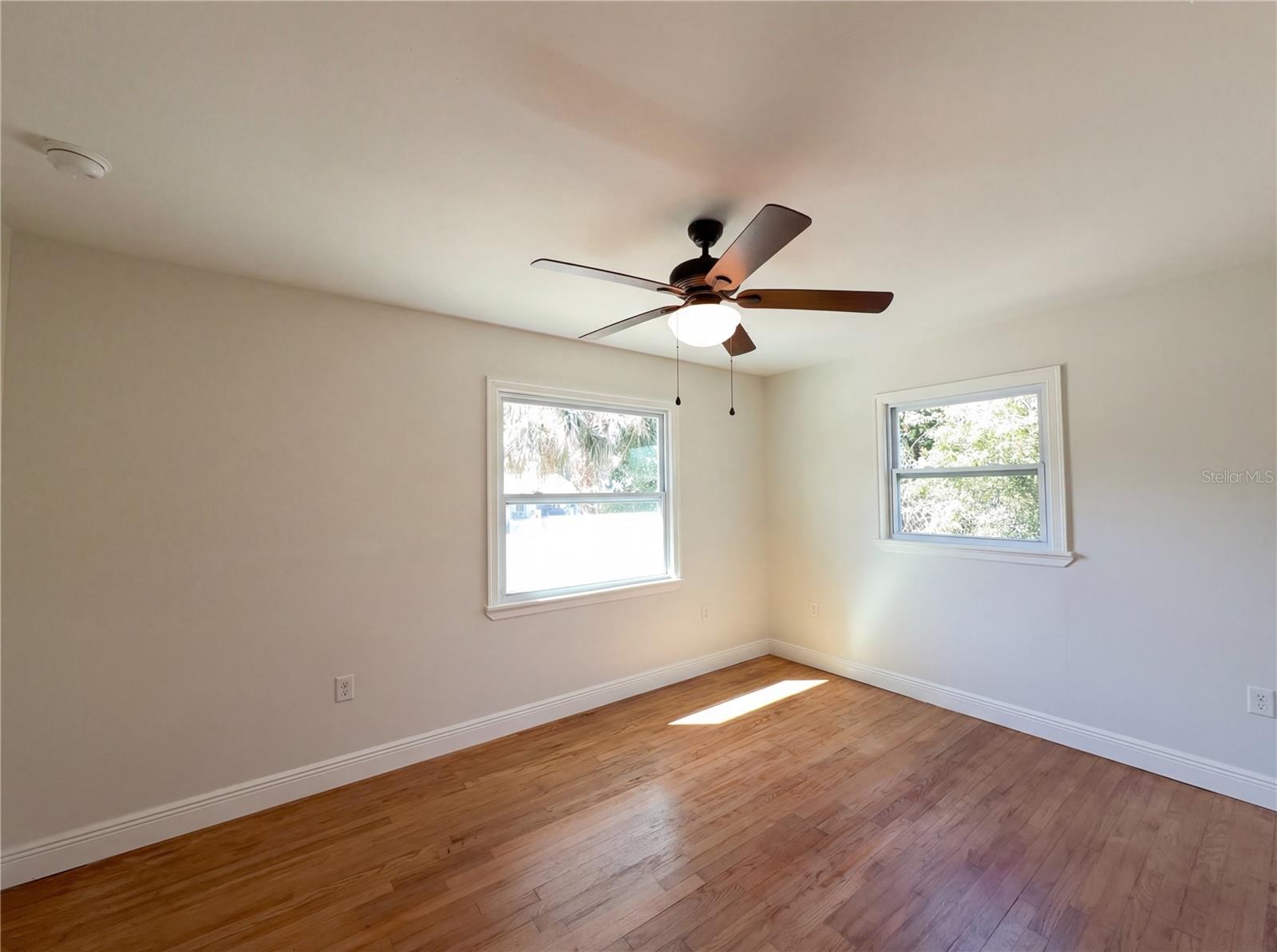 STRAIGHT - Residential