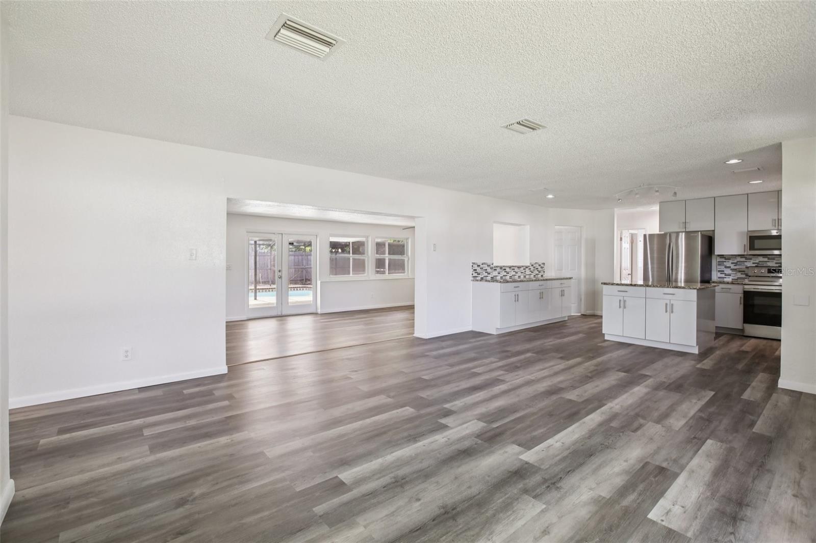 6305 FLAMINGO DRIVE