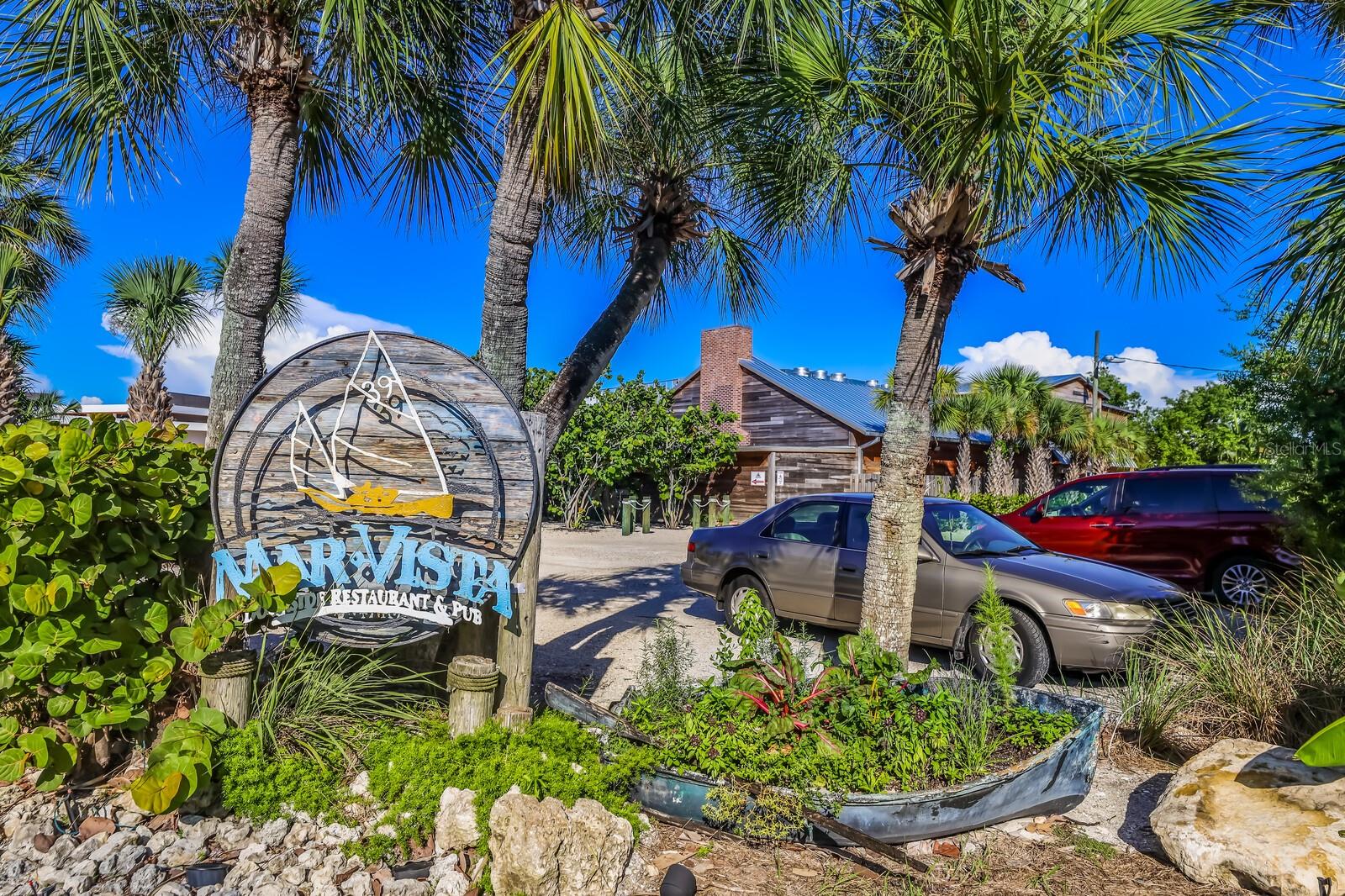 PELICAN HARBOUR & BEACH CLUB - Residential