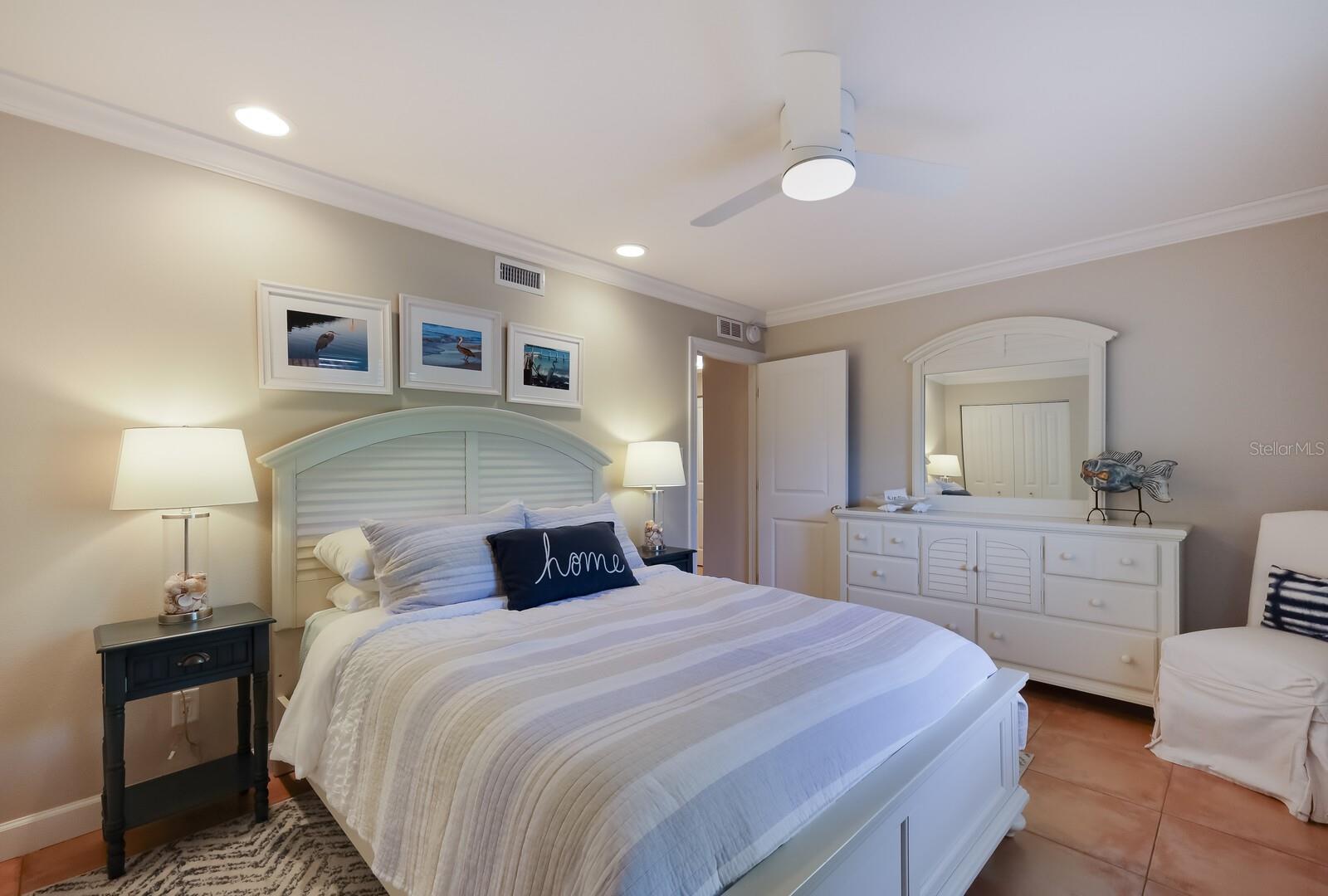 PELICAN HARBOUR & BEACH CLUB - Residential