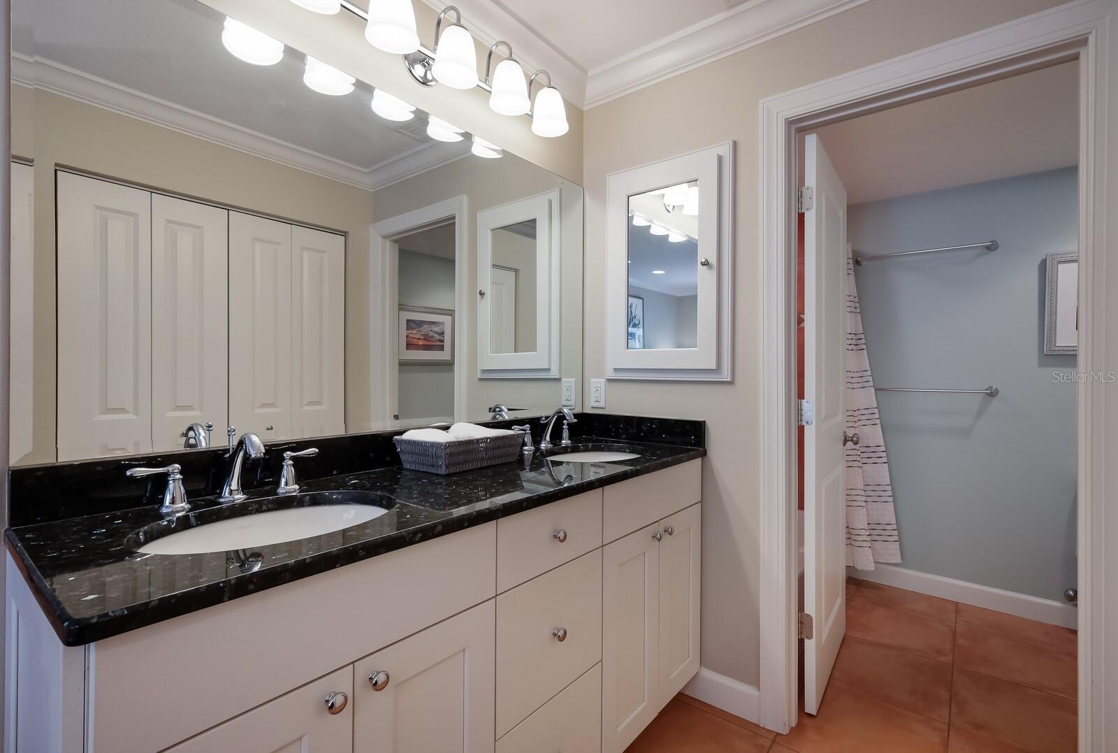 PELICAN HARBOUR & BEACH CLUB - Residential