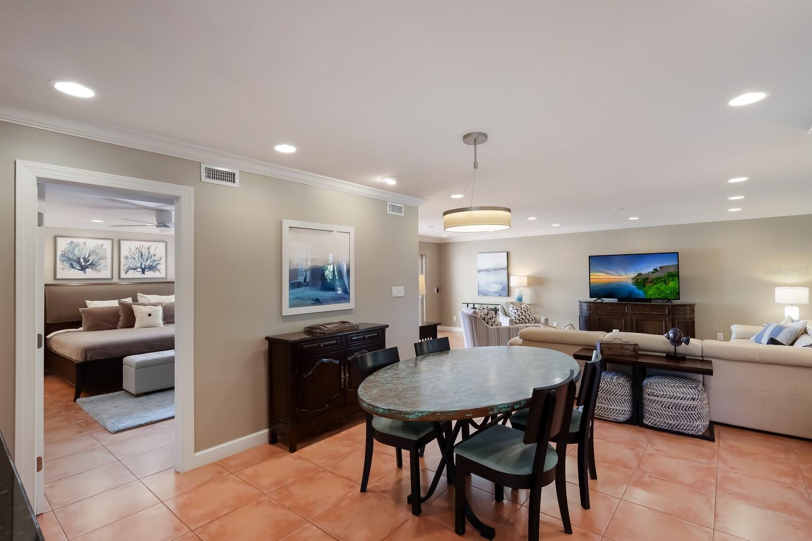 PELICAN HARBOUR & BEACH CLUB - Residential