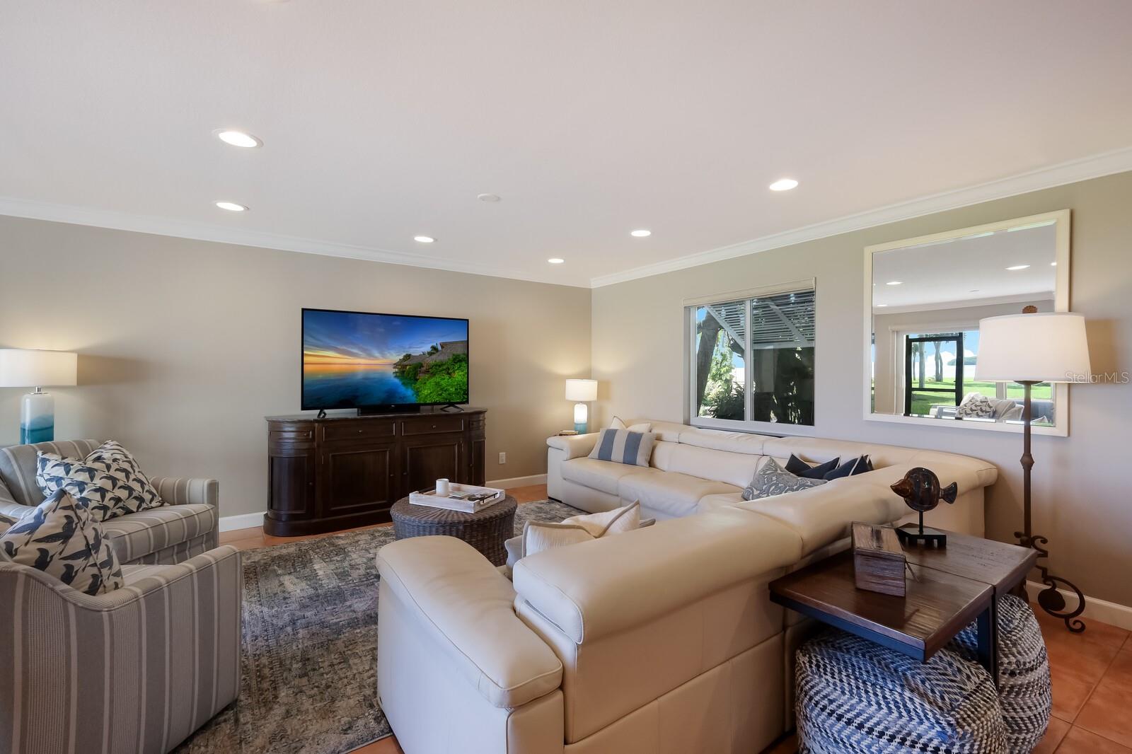 PELICAN HARBOUR & BEACH CLUB - Residential