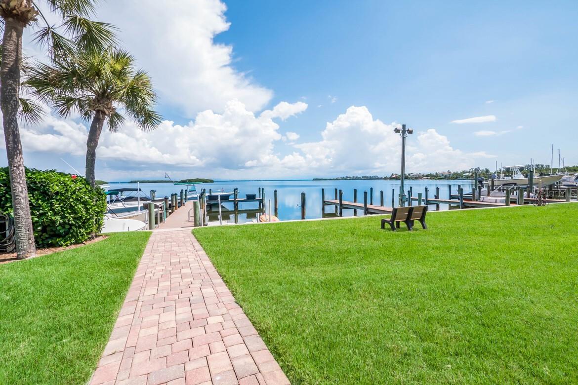 PELICAN HARBOUR & BEACH CLUB - Residential