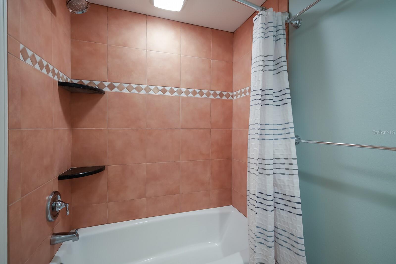 PELICAN HARBOUR & BEACH CLUB - Residential