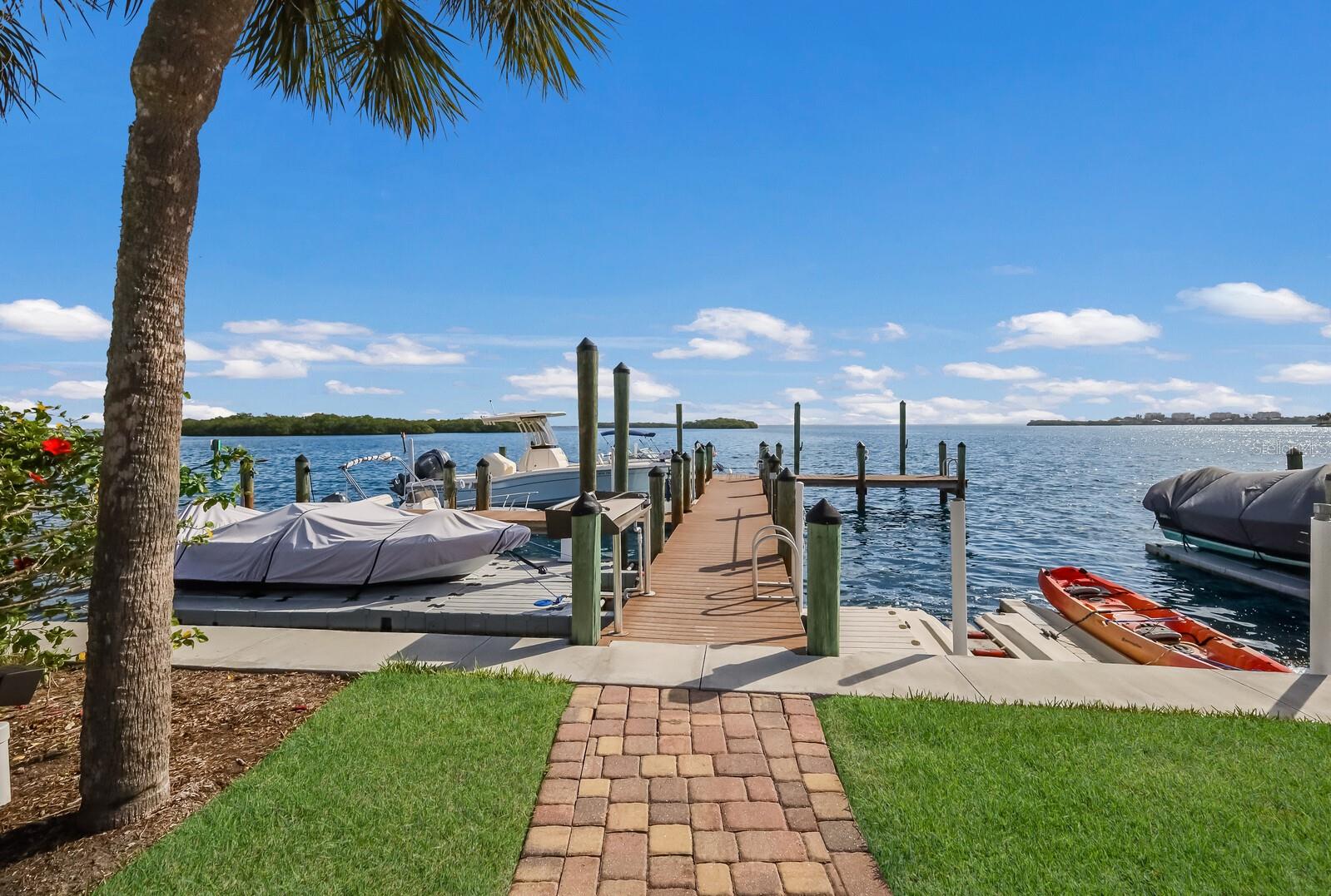 PELICAN HARBOUR & BEACH CLUB - Residential