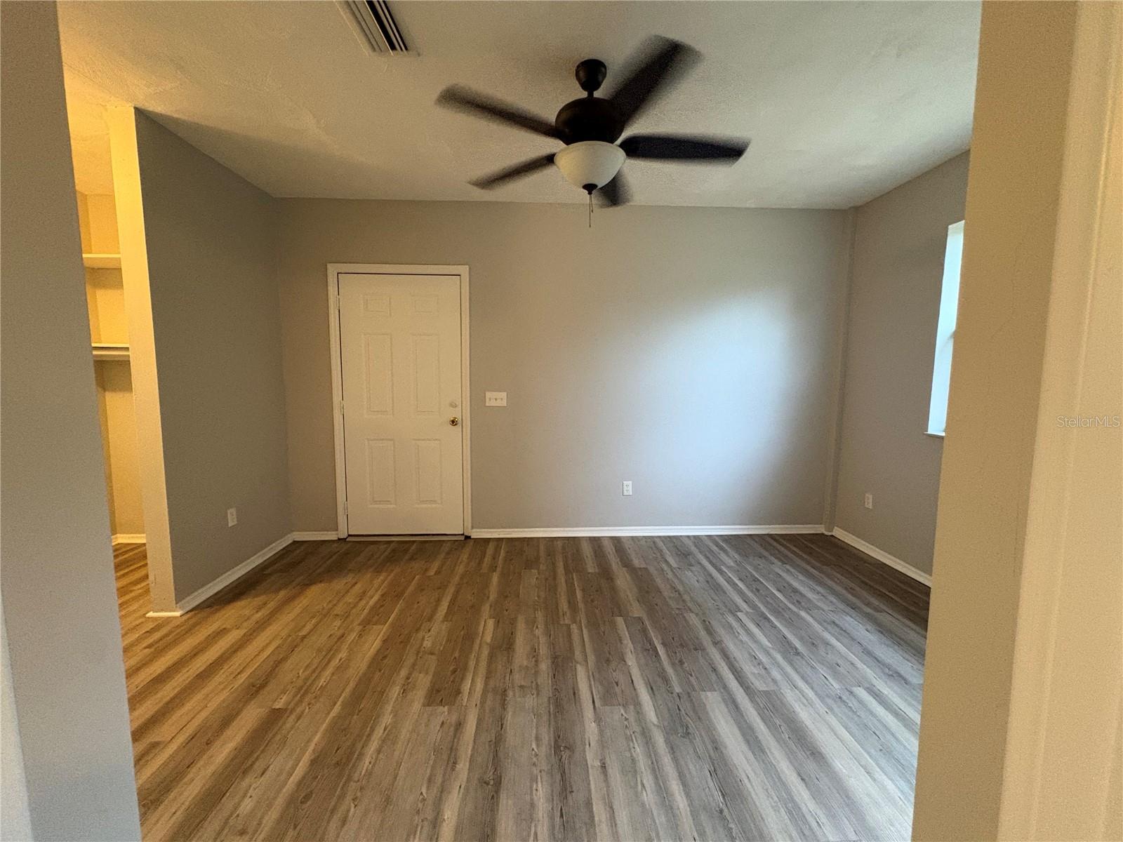 WHISPERING HILLS COUNTRY CLUB ESTATES SEC 05 - Residential