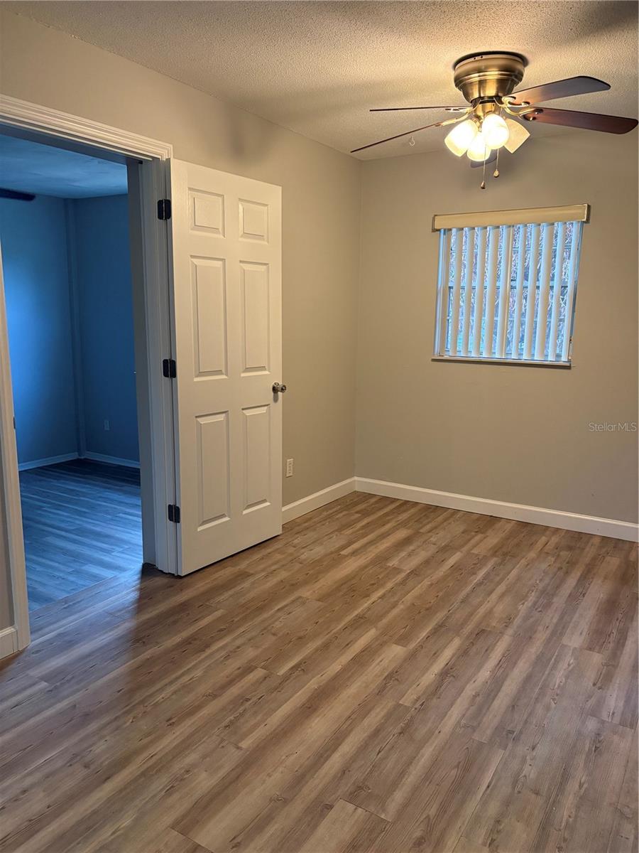 WHISPERING HILLS COUNTRY CLUB ESTATES SEC 05 - Residential