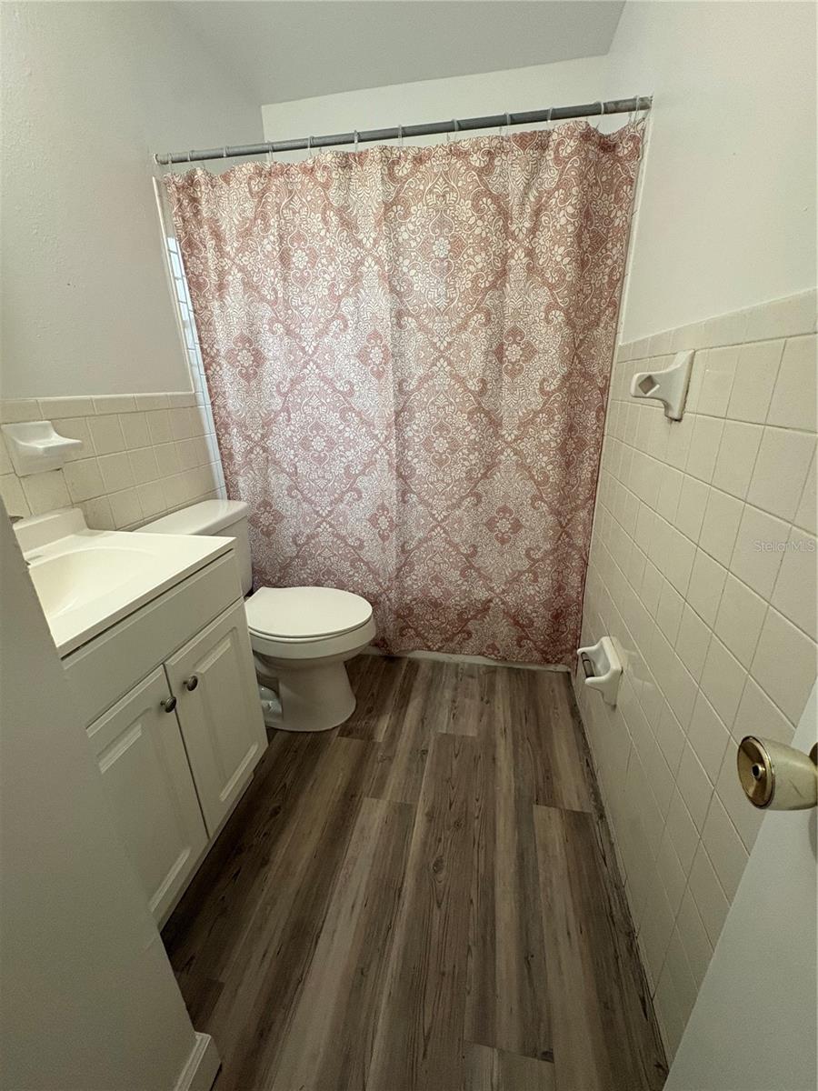 WHISPERING HILLS COUNTRY CLUB ESTATES SEC 05 - Residential