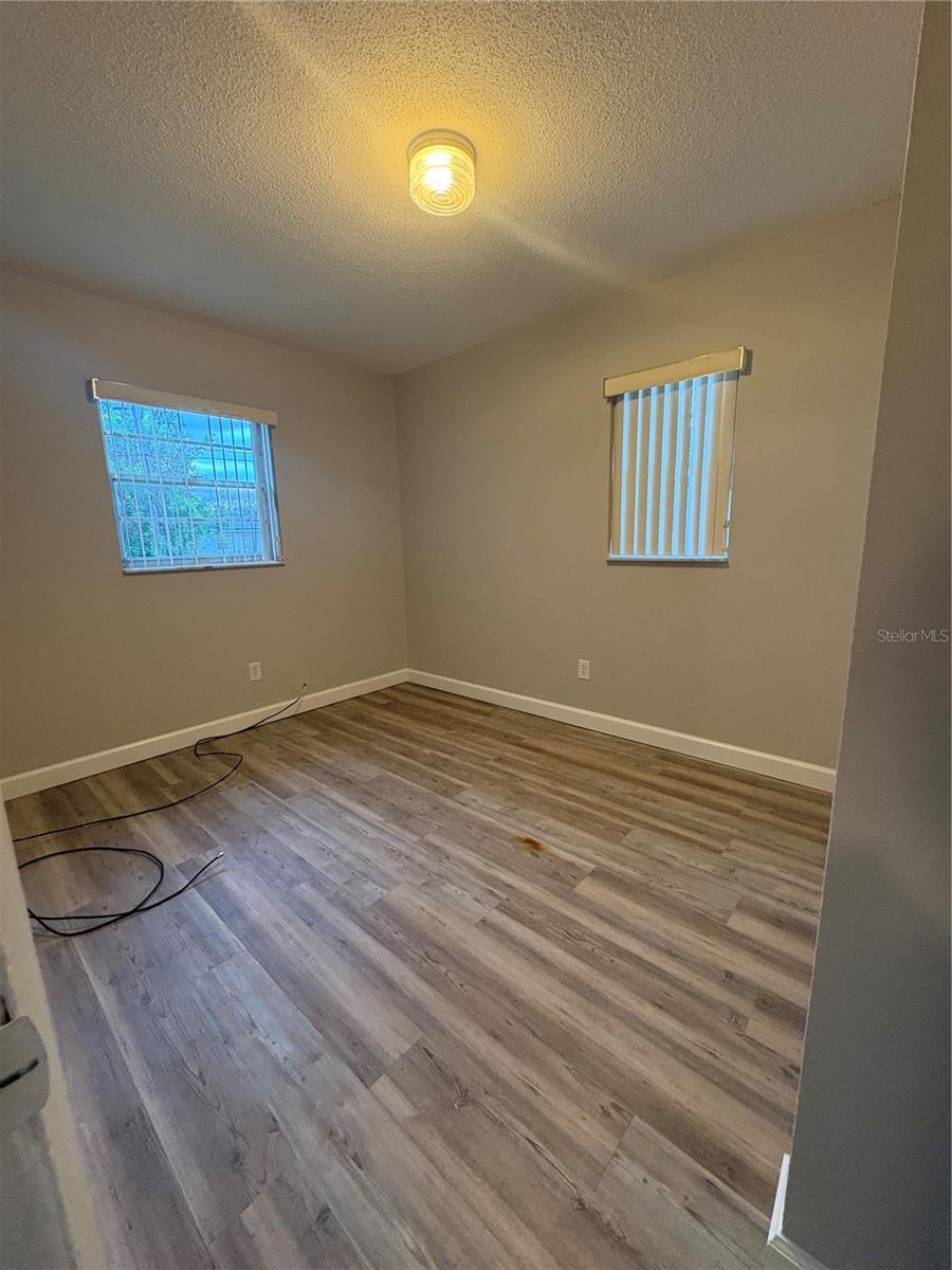WHISPERING HILLS COUNTRY CLUB ESTATES SEC 05 - Residential
