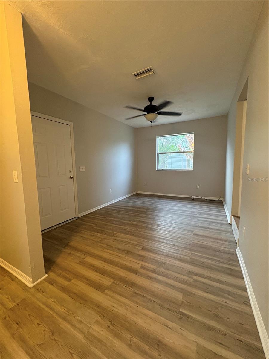 WHISPERING HILLS COUNTRY CLUB ESTATES SEC 05 - Residential