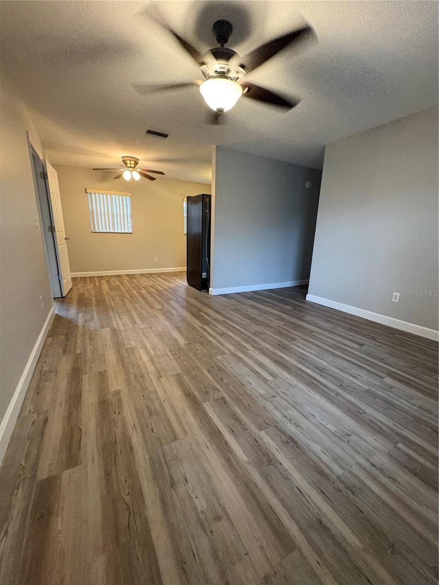WHISPERING HILLS COUNTRY CLUB ESTATES SEC 05 - Residential