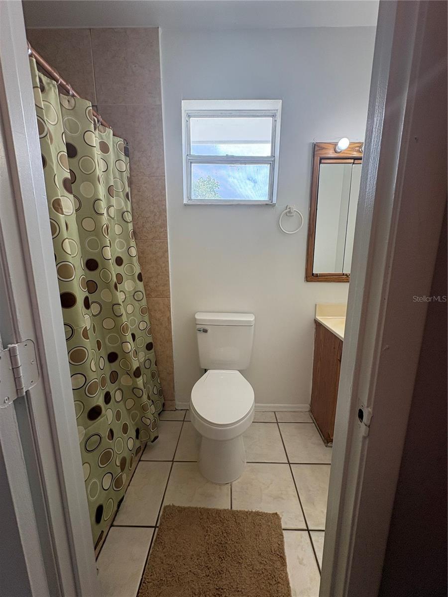 WHISPERING HILLS COUNTRY CLUB ESTATES SEC 05 - Residential