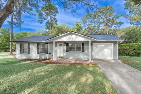 Photo of 2590 NE 167th Avenue, Williston, FL 32696 (MLS # OM722001)