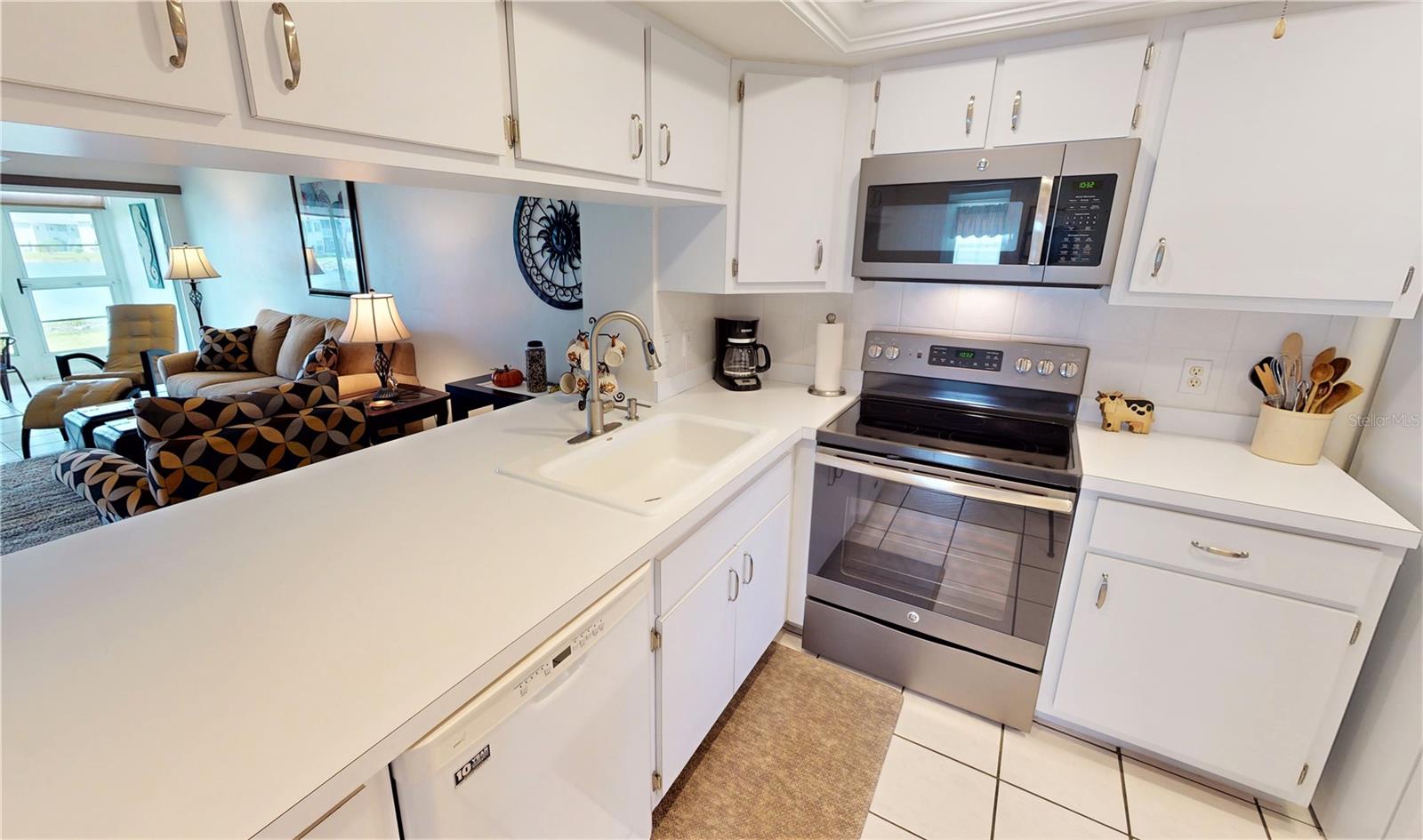 NORTH SHORE/KINGSWAY - Residential