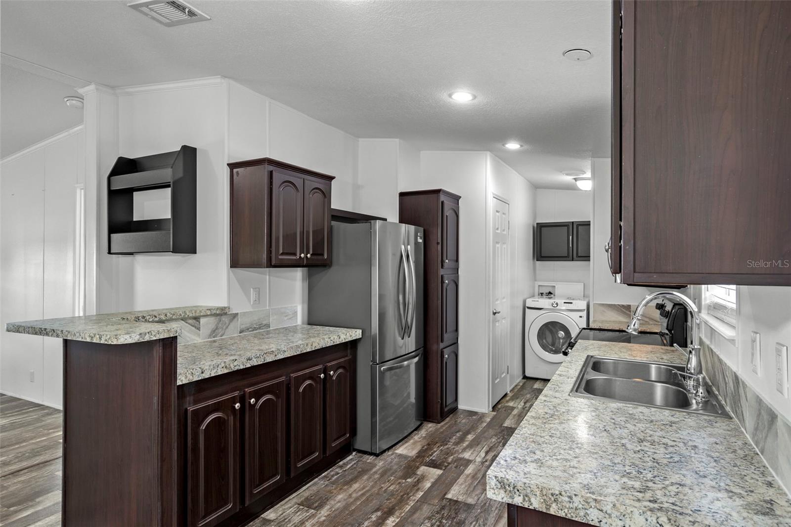 TSALA APOPKA RETREATS - Residential