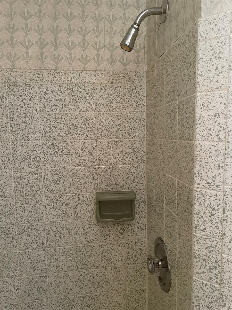 SOUTH VENICE - Residential