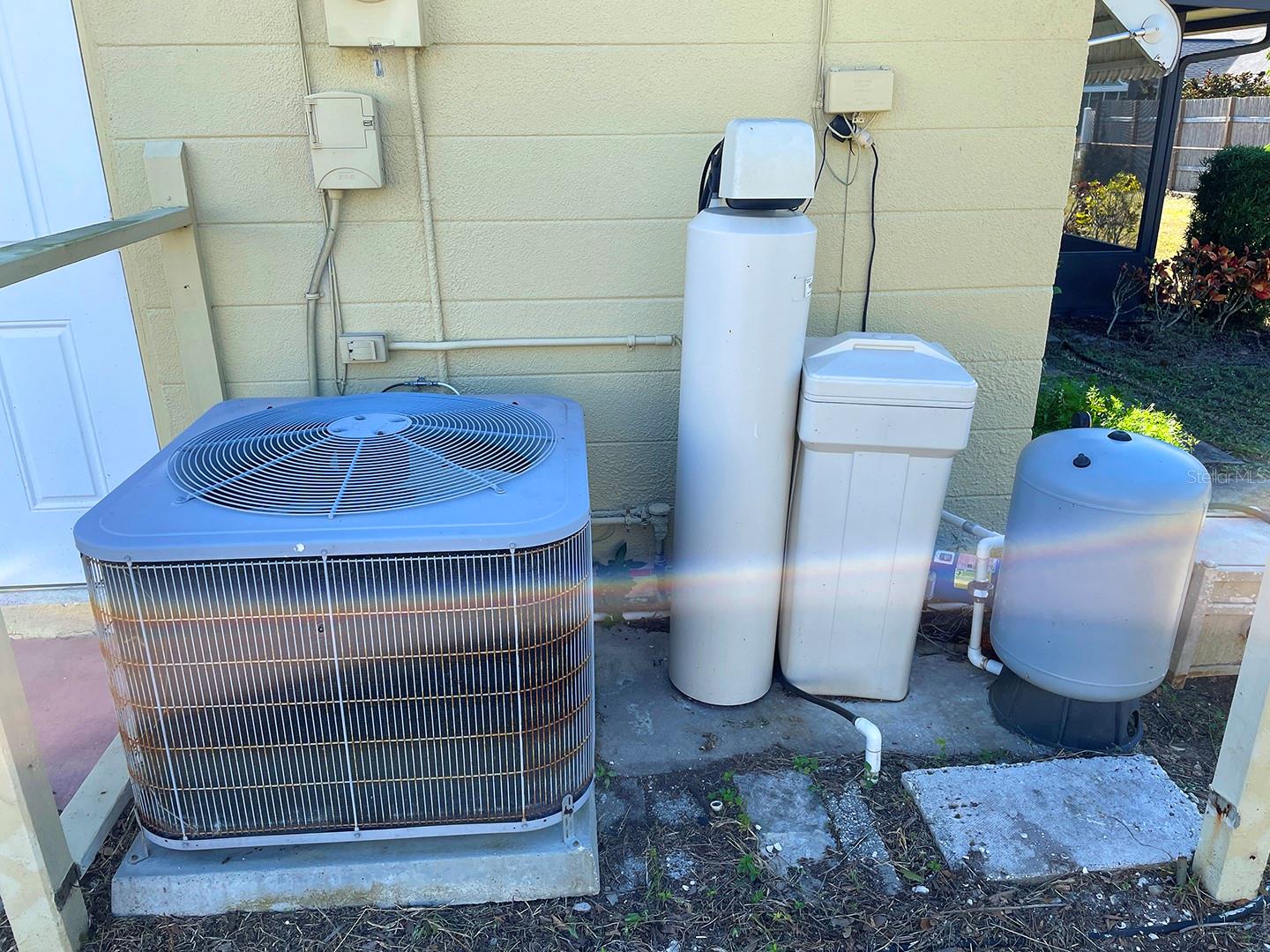 SOUTH VENICE - Residential