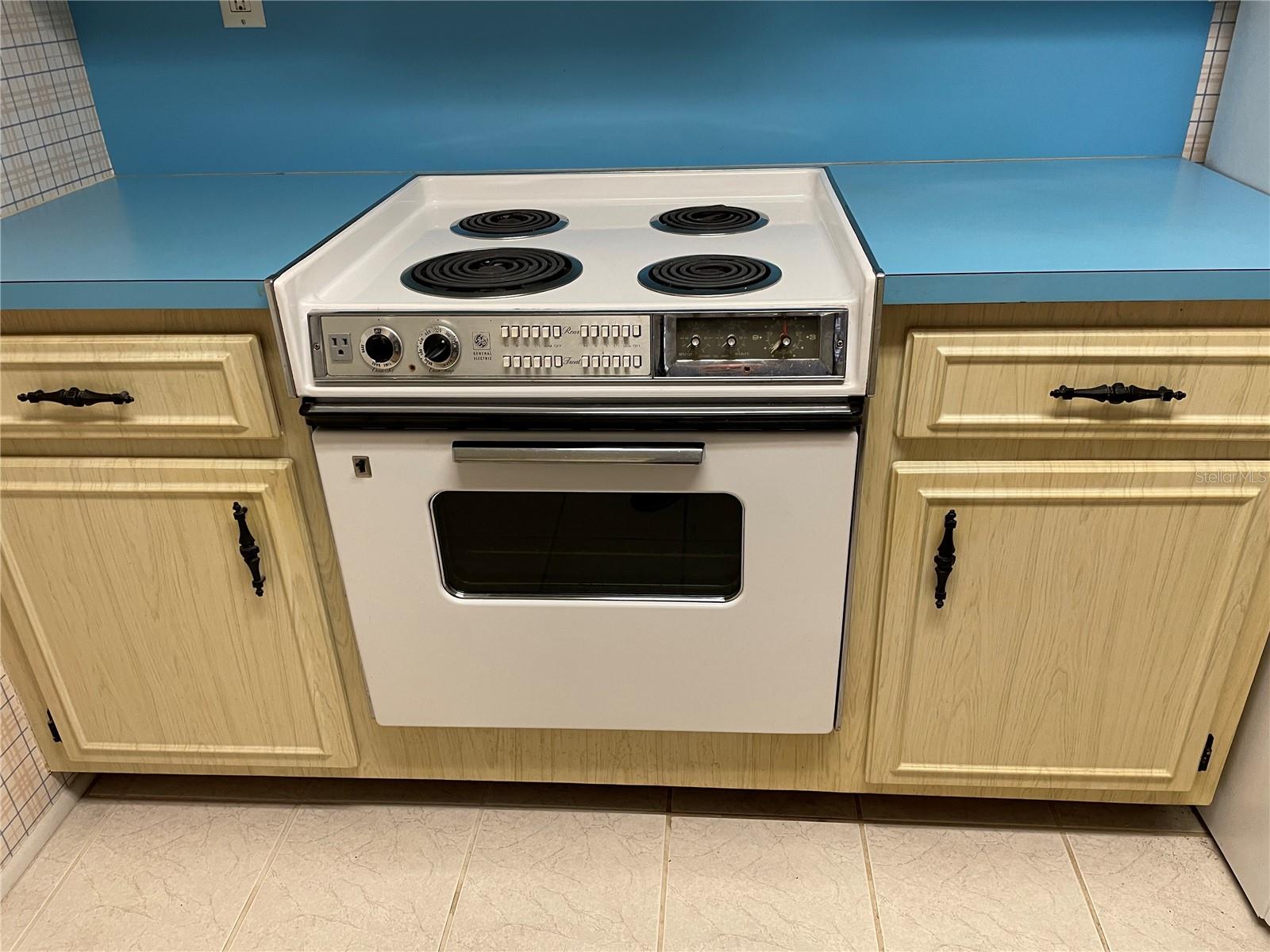 SOUTH VENICE - Residential