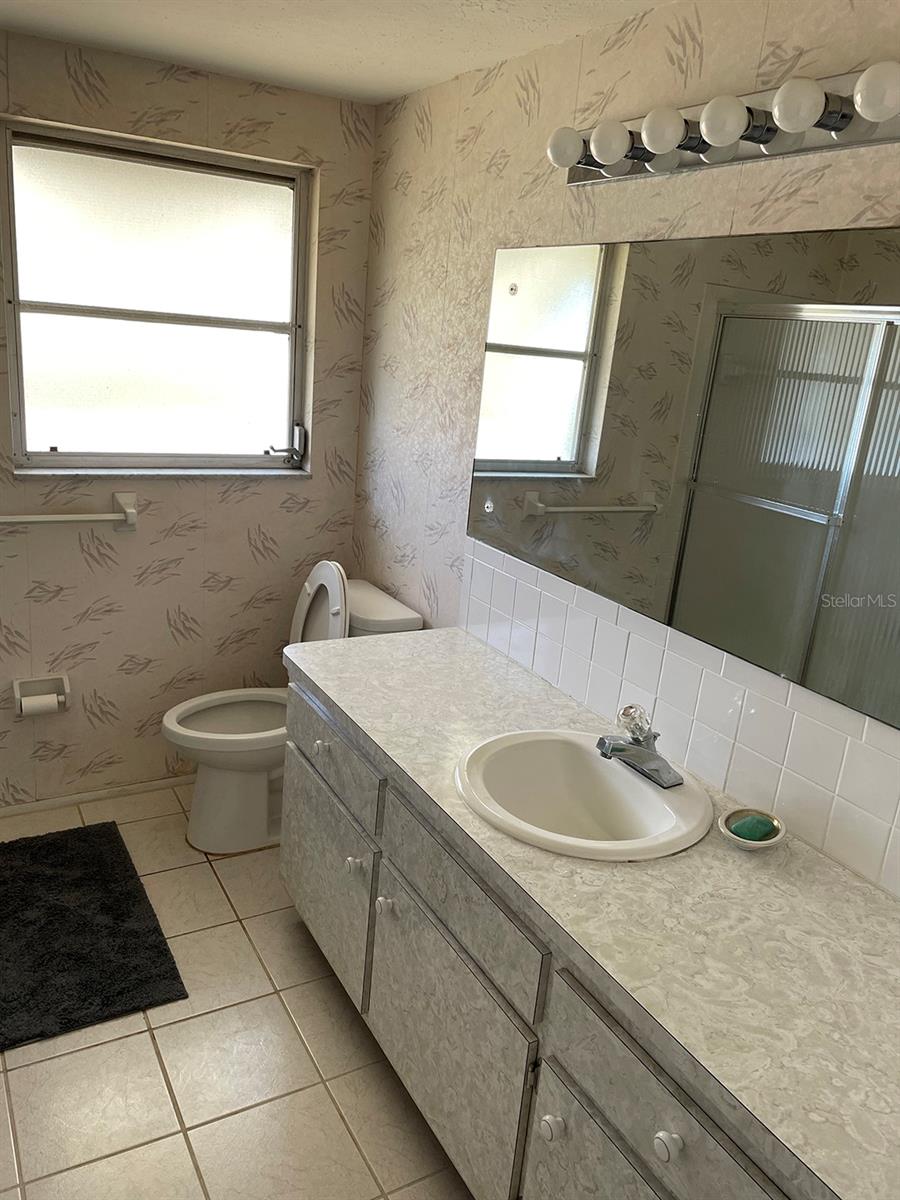 SOUTH VENICE - Residential