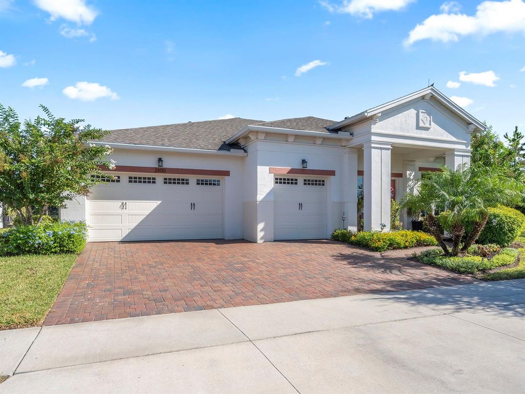 Photo of 2600 Meadowedge Loop, Saint Cloud, FL 34772 (MLS # O6346165)
